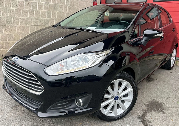 Ford Fiesta 1.0 EcoBoost Black + CLIM + CAR-PASS + CARNET