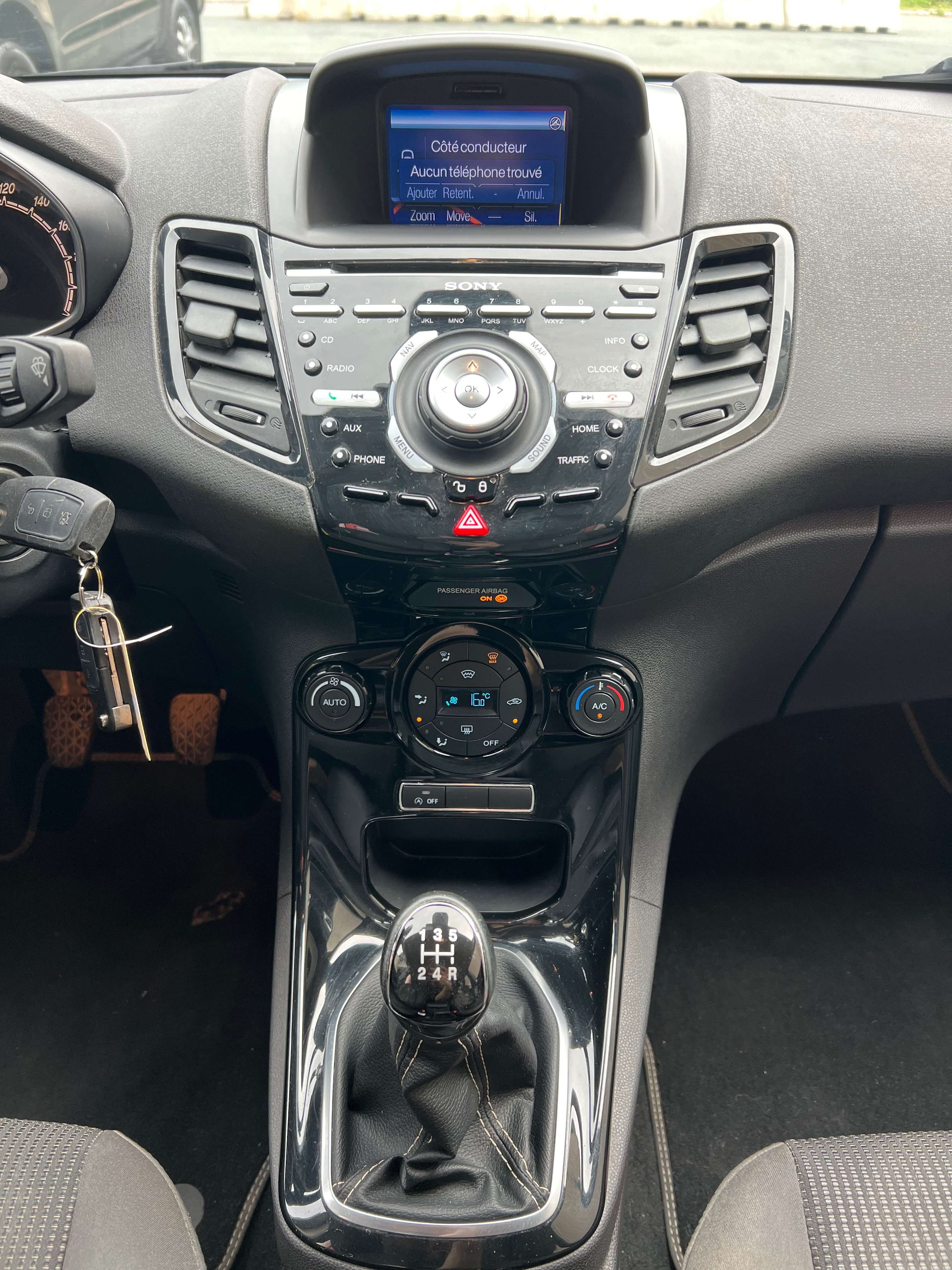 Ford Fiesta 1.0 EcoBoost Black + CLIM + CAR-PASS + CARNET