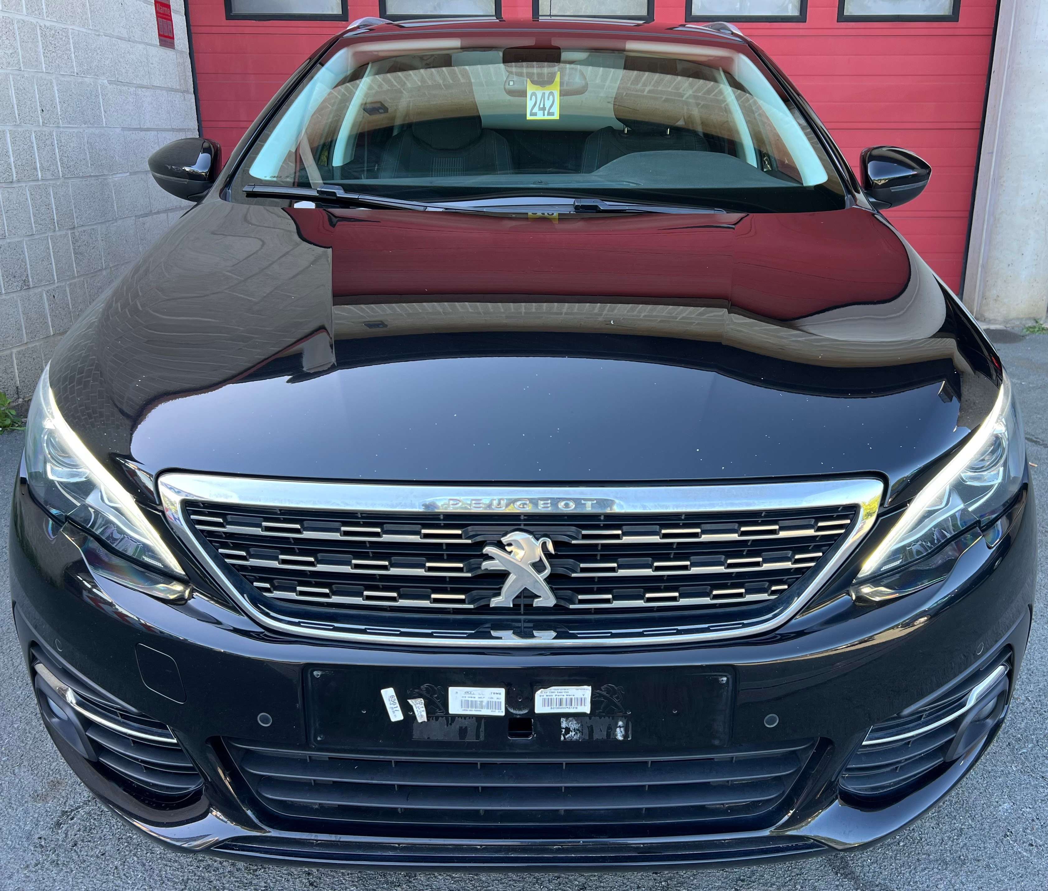 Peugeot 308 SW 1.5 BlueHDi Allure + NAVI + CAR-PASS + PANO