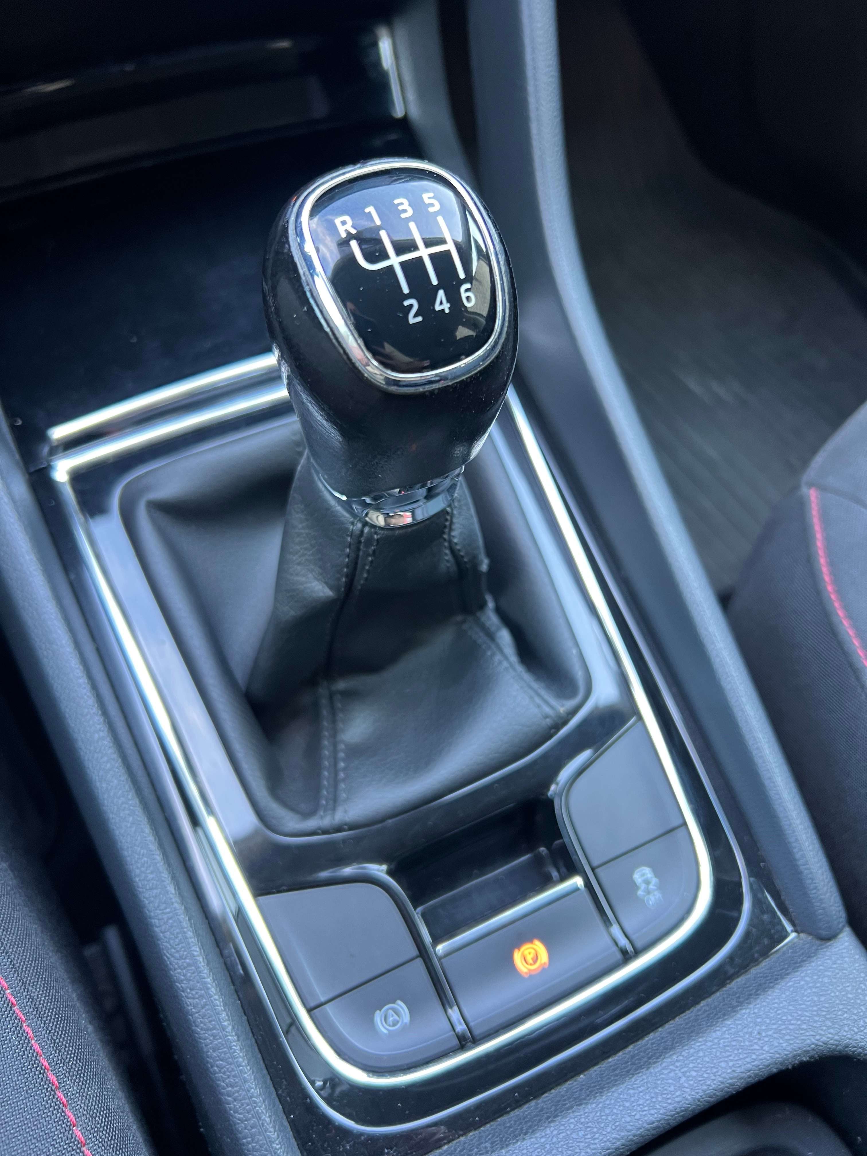 Skoda Karoq 1.0 TSI Ambition + CAR-PASS + GARANTIE + CAMÉRA + NAVI
