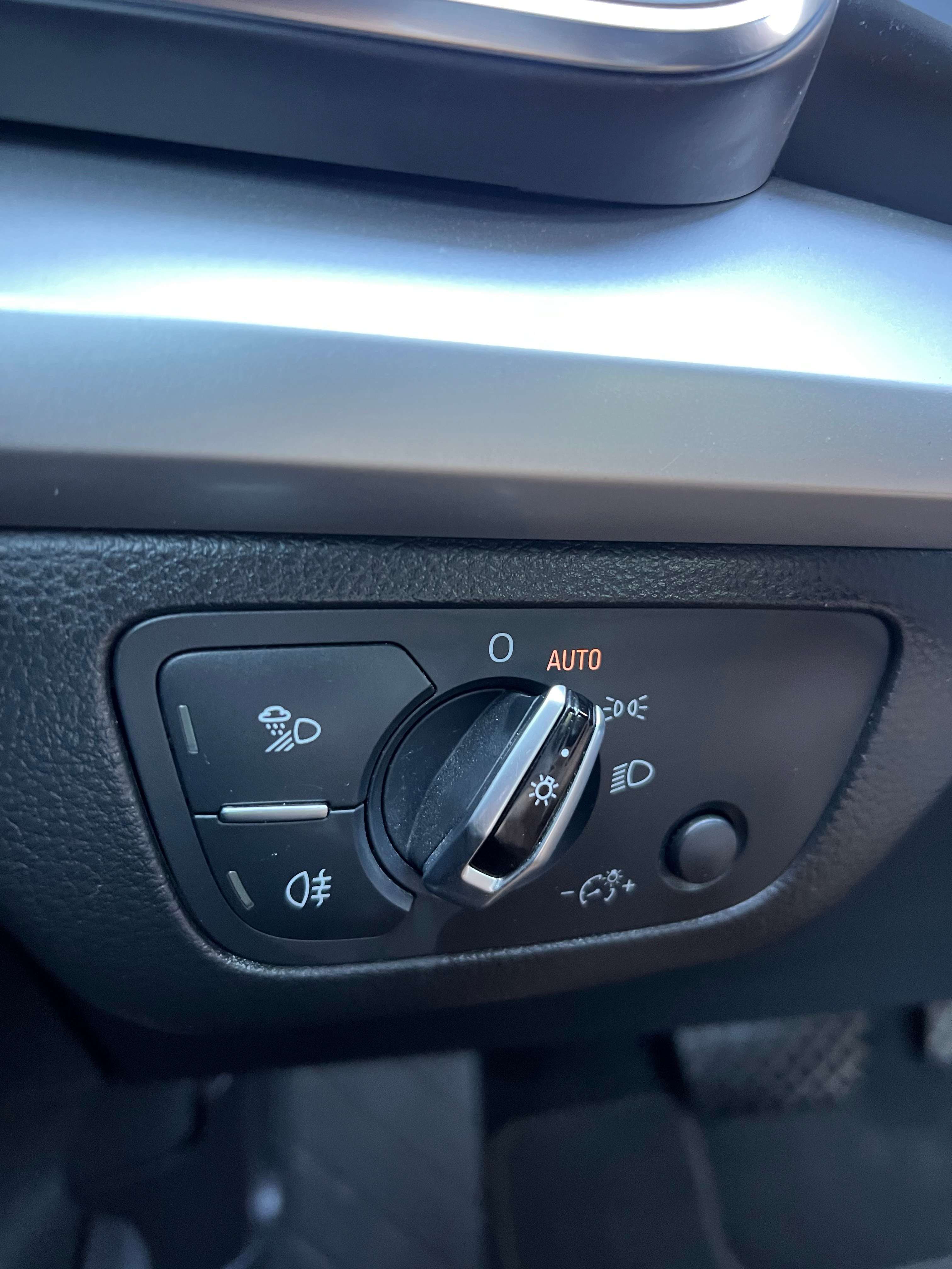 Audi Q5 40 TDi Quattro Business + NAVI + CUIR