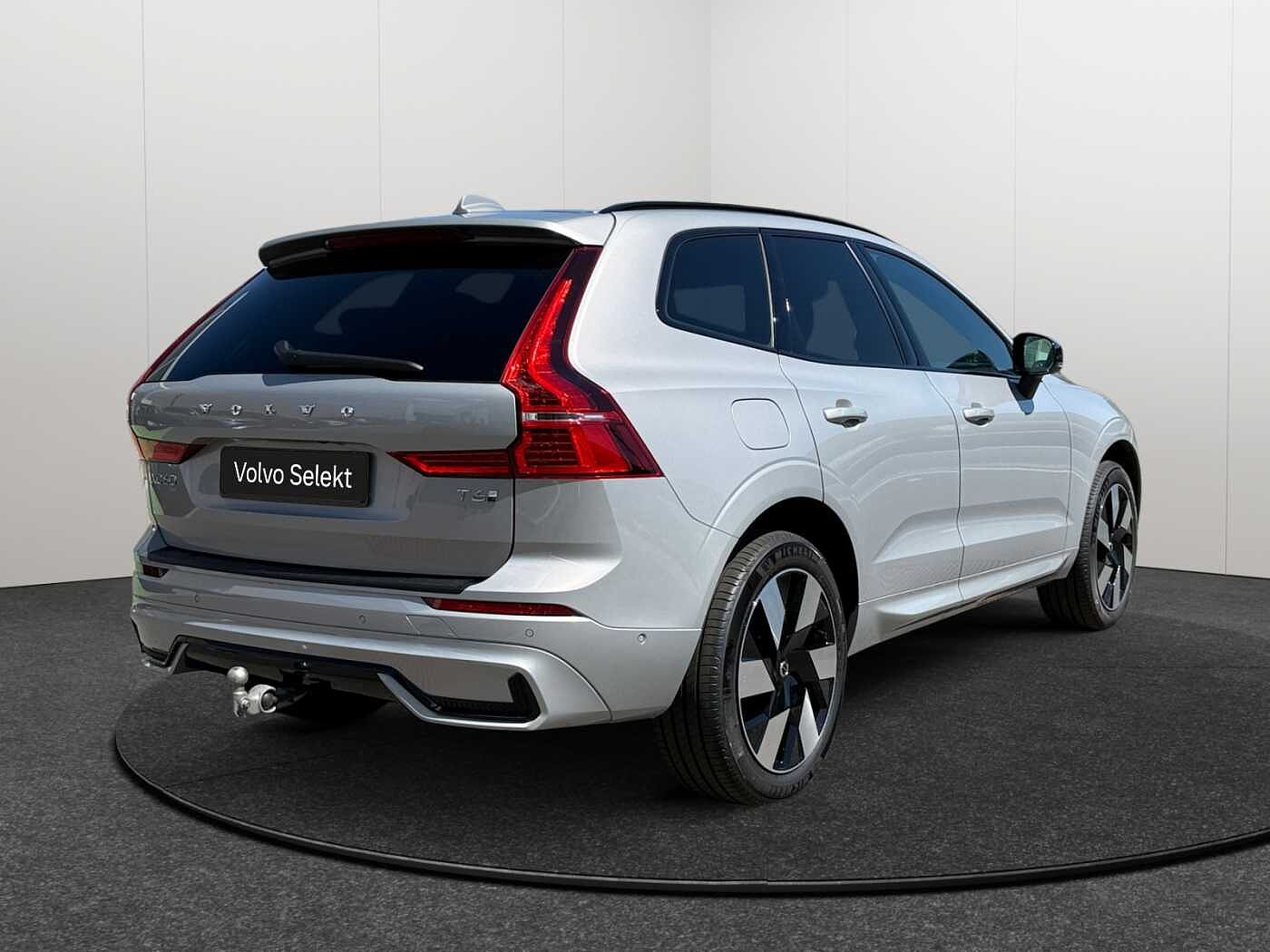 Volvo XC60 XC60 Plus, T6 AWD Plug-in Hybrid, Elektrisch/Benzin, Dark