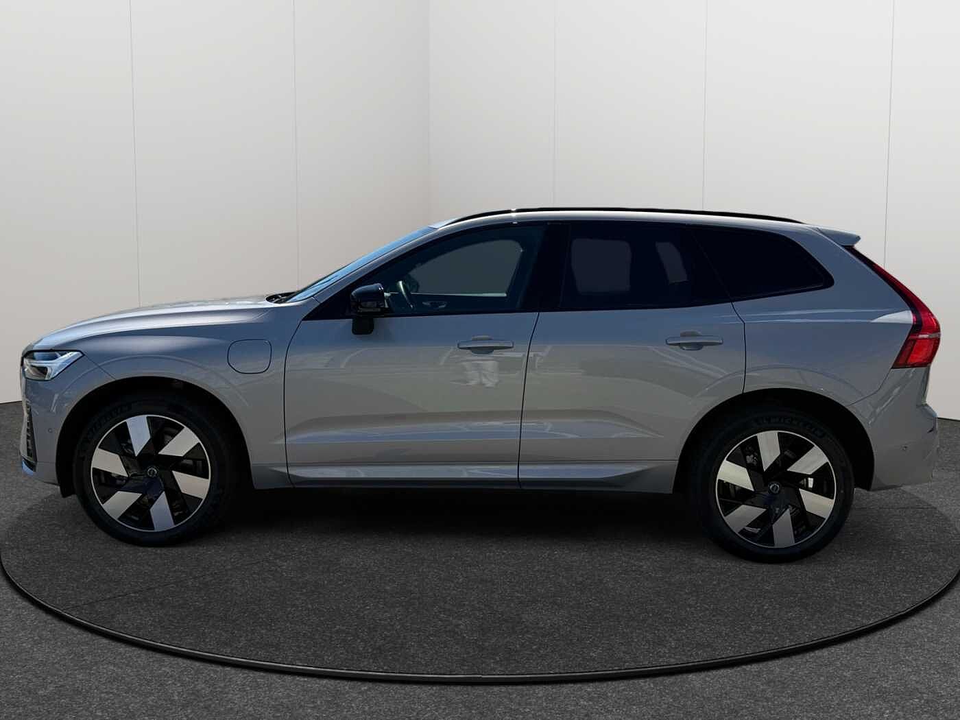 Volvo XC60 XC60 Plus, T6 AWD Plug-in Hybrid, Elektrisch/Benzin, Dark