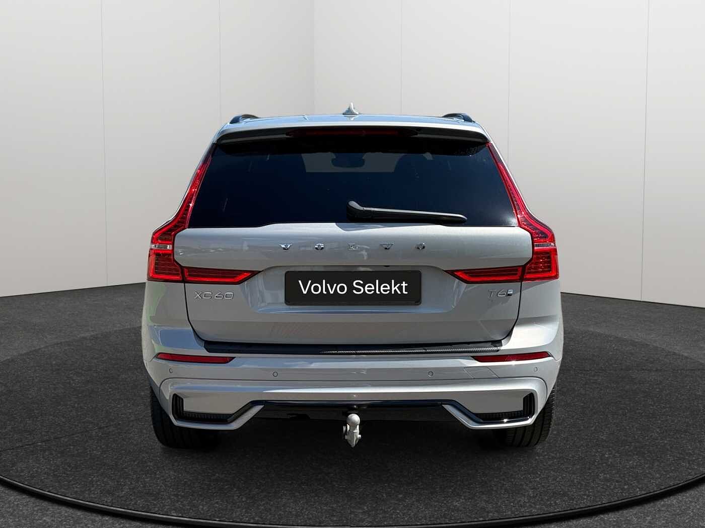 Volvo XC60 XC60 Plus, T6 AWD Plug-in Hybrid, Elektrisch/Benzin, Dark