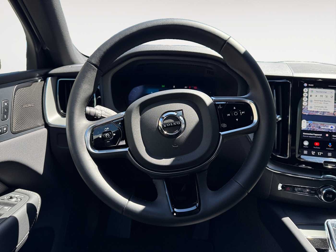 Volvo XC60 XC60 Plus, T6 AWD Plug-in Hybrid, Elektrisch/Benzin, Dark