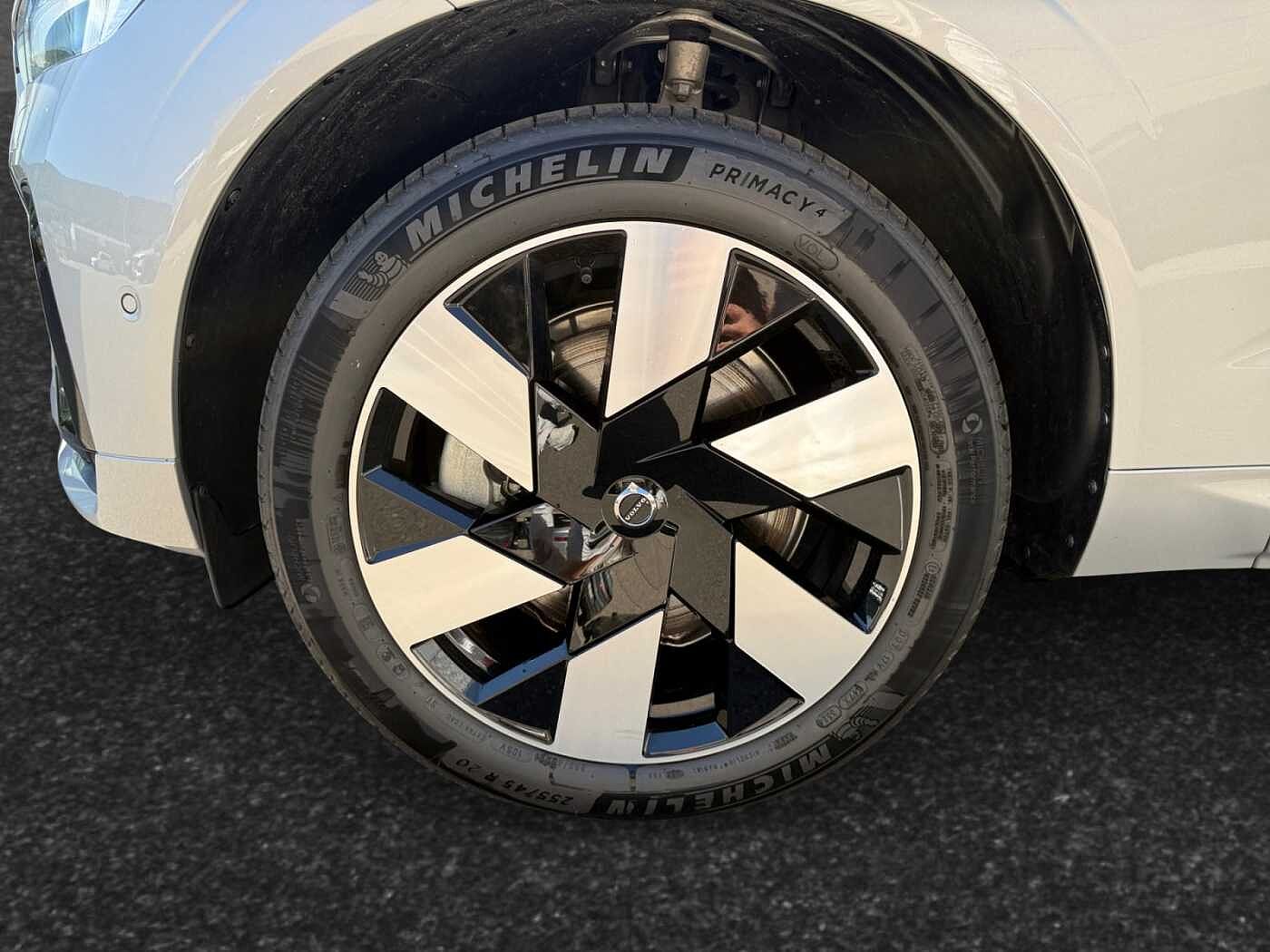 Volvo XC60 XC60 Plus, T6 AWD Plug-in Hybrid, Elektrisch/Benzin, Dark