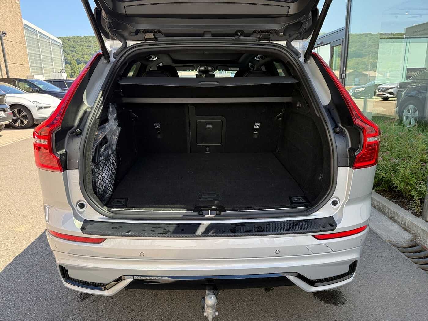 Volvo XC60 XC60 Plus, T6 AWD Plug-in Hybrid, Elektrisch/Benzin, Dark