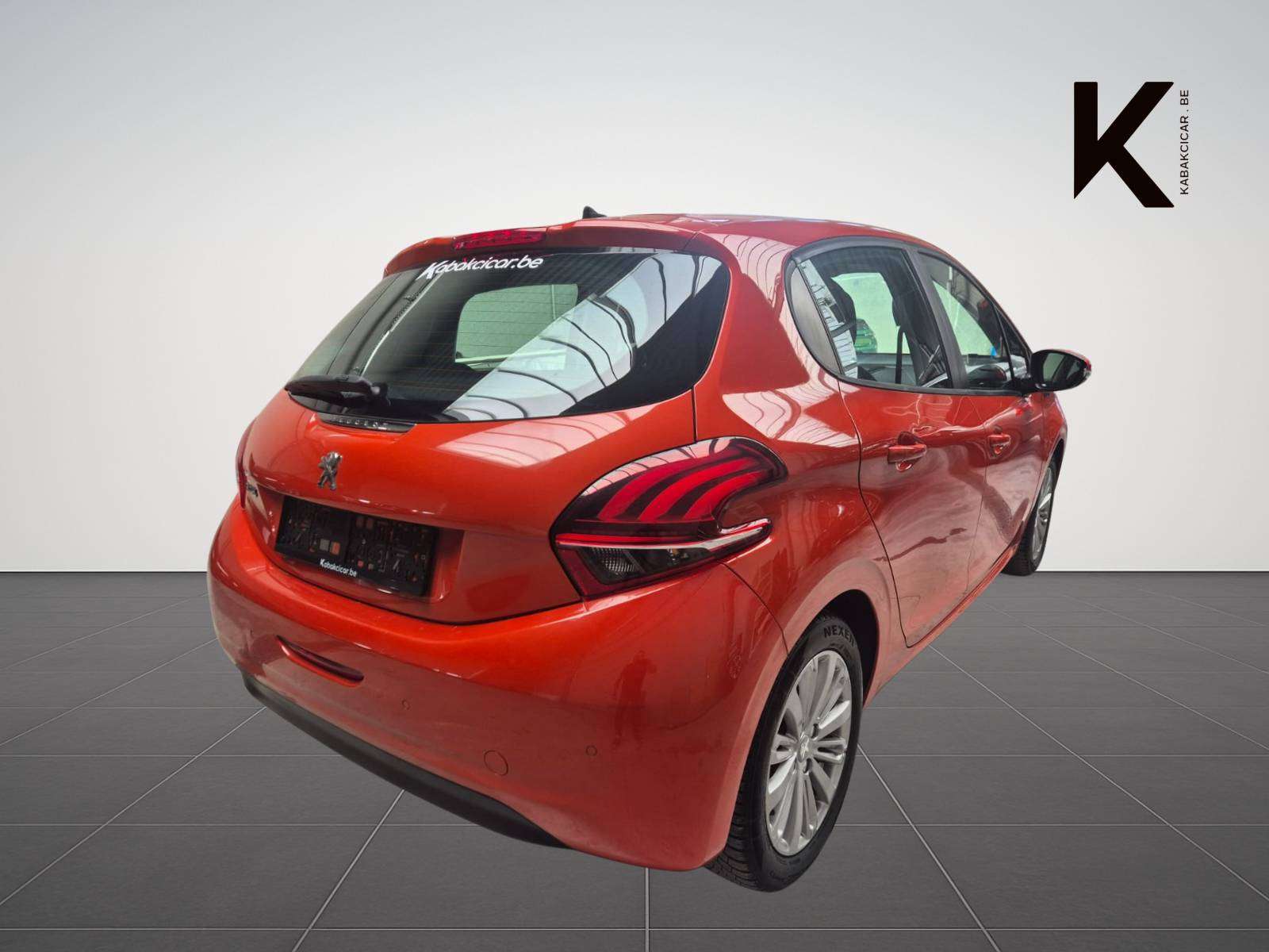 Peugeot 208 1.2i Active / Ecran Multifonction + Navigation / Capteurs de Stationnement Arrière / Garantie 12 Mois