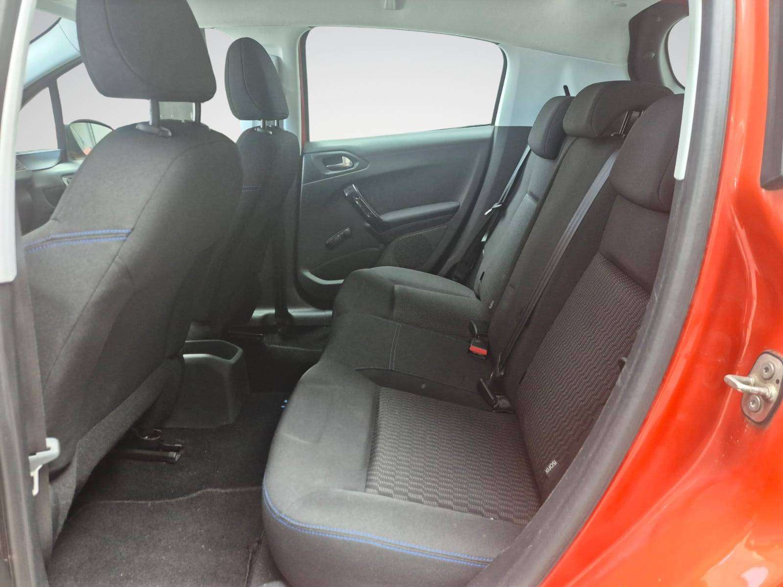 Peugeot 208 1.2i Active / Ecran Multifonction + Navigation / Capteurs de Stationnement Arrière / Garantie 12 Mois