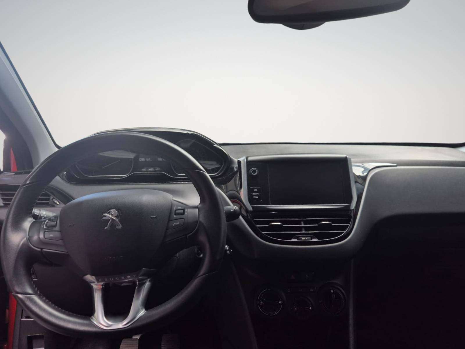 Peugeot 208 1.2i Active / Ecran Multifonction + Navigation / Capteurs de Stationnement Arrière / Garantie 12 Mois