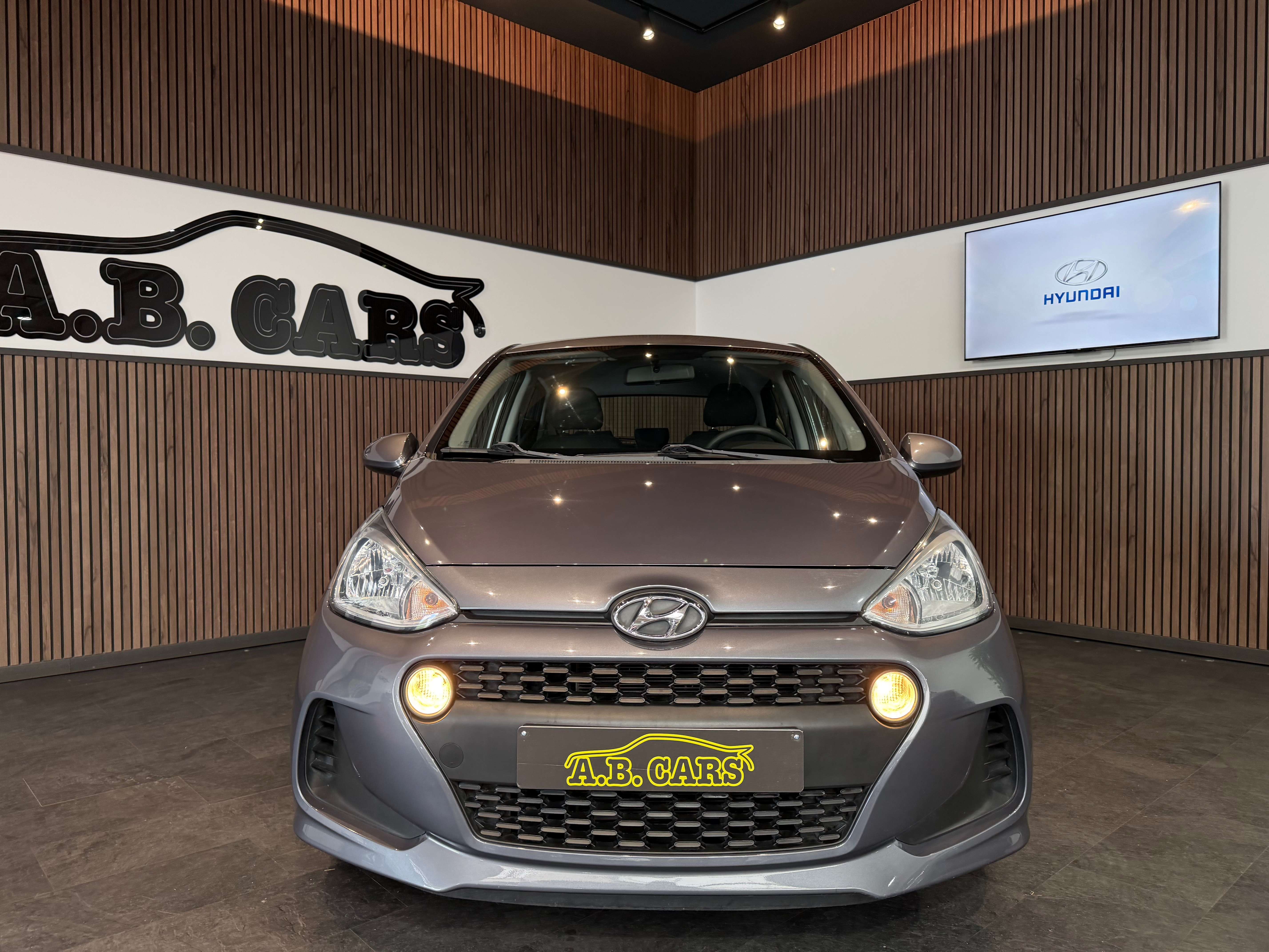 Hyundai i10 1.0i AUTOMATIQUE - GARANTIE 12MOIS - CARNET FULL