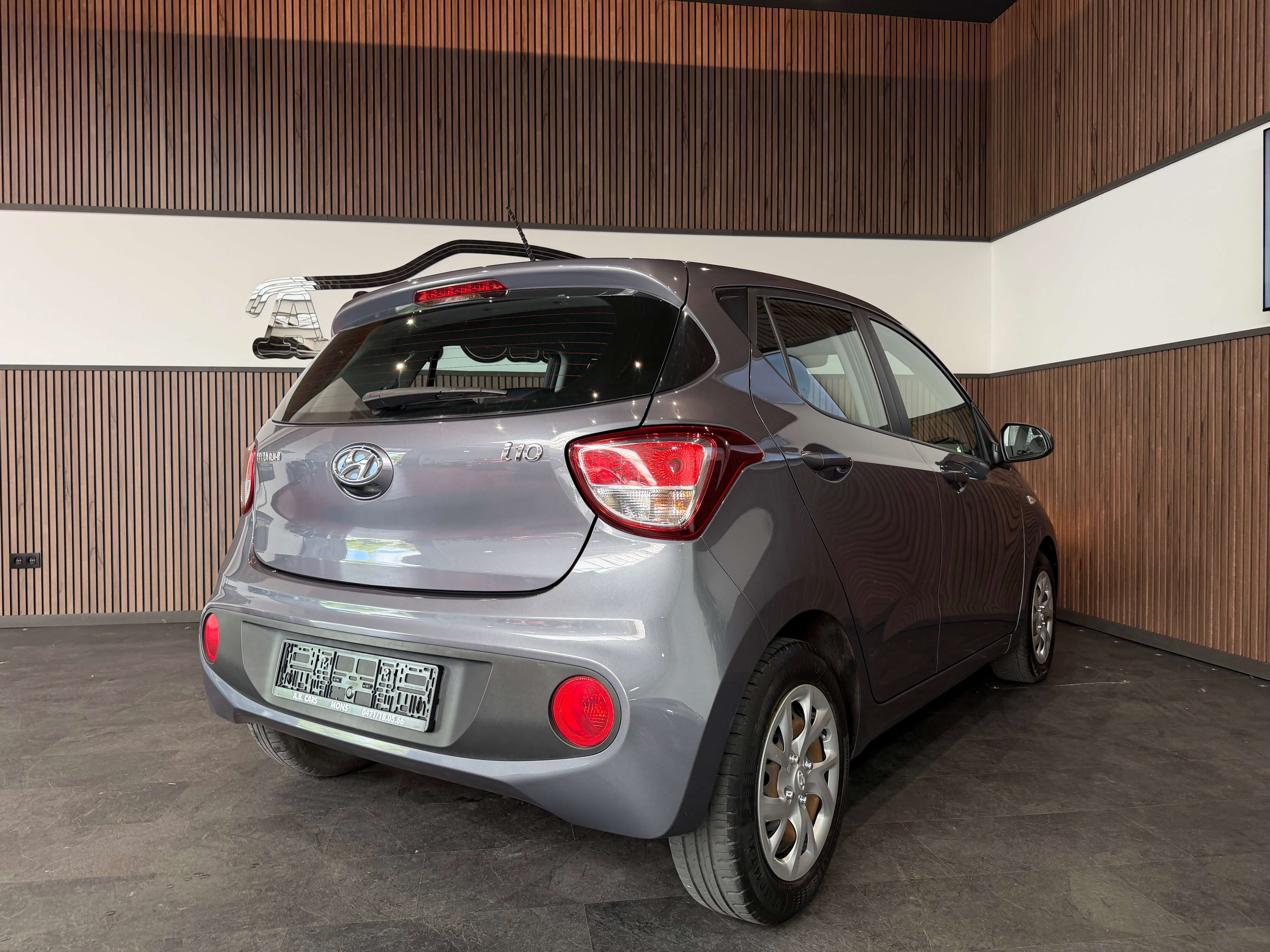 Hyundai i10 1.0i AUTOMATIQUE - GARANTIE 12MOIS - CARNET FULL