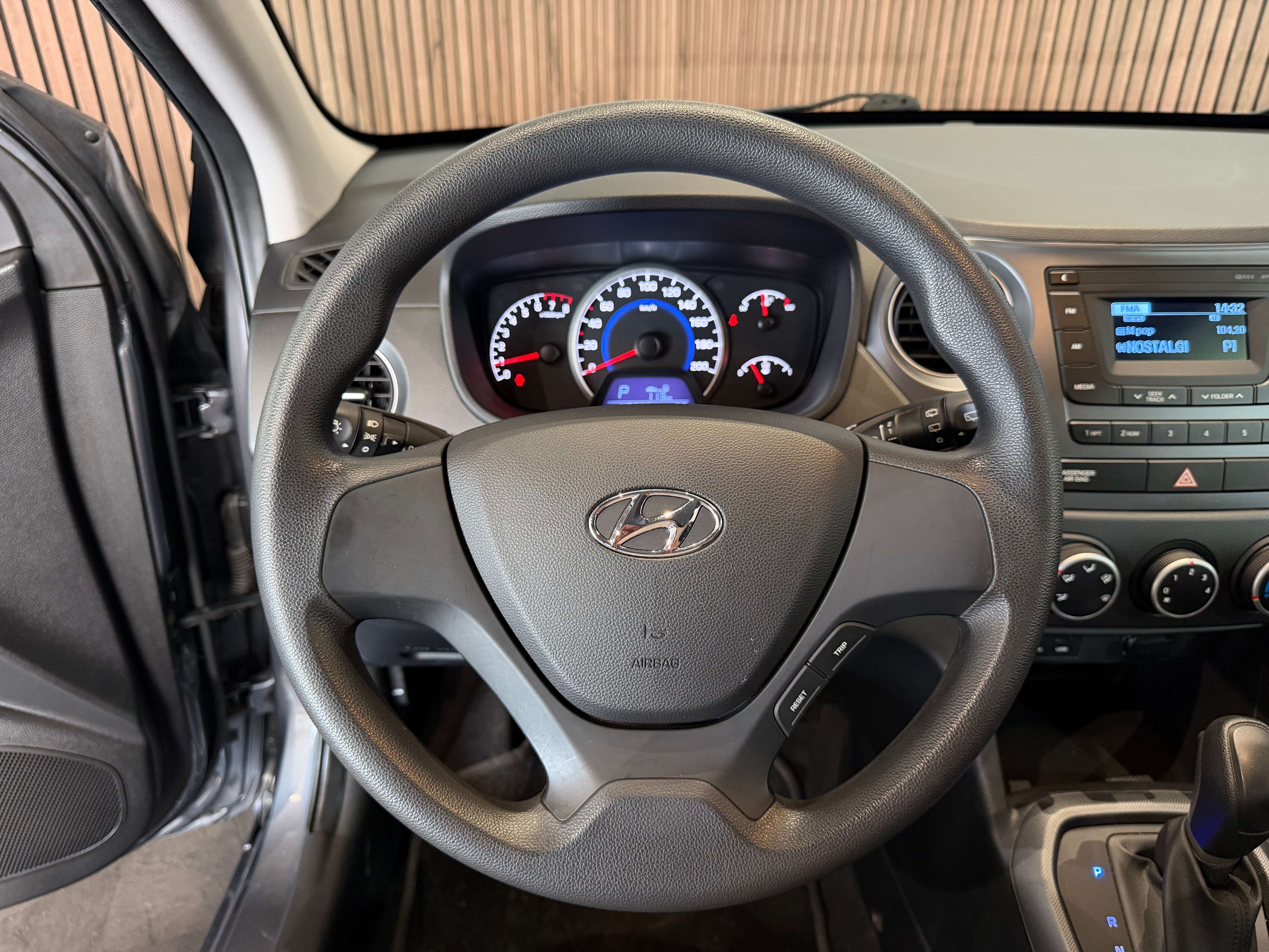 Hyundai i10 1.0i AUTOMATIQUE - GARANTIE 12MOIS - CARNET FULL