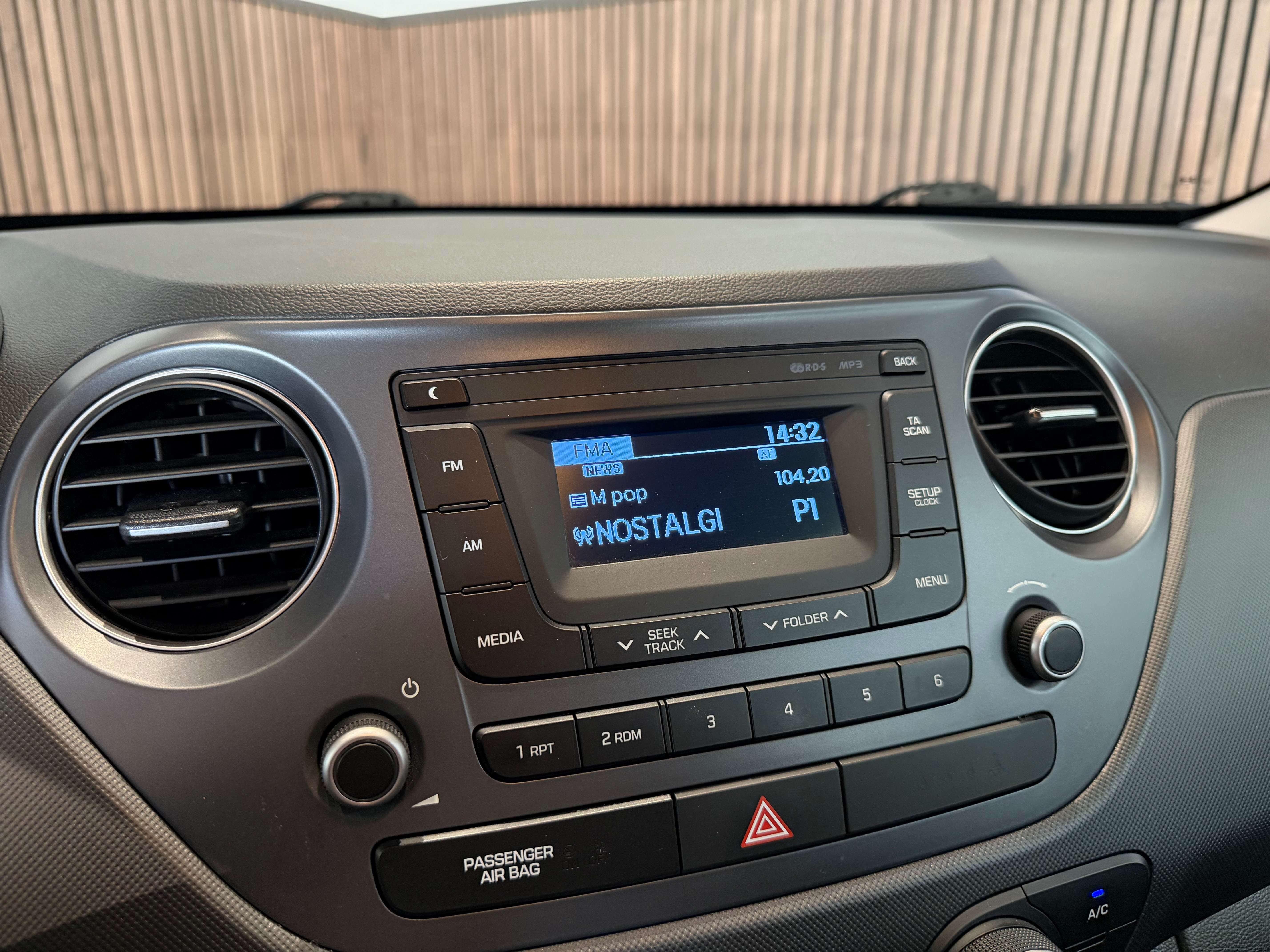 Hyundai i10 1.0i AUTOMATIQUE - GARANTIE 12MOIS - CARNET FULL