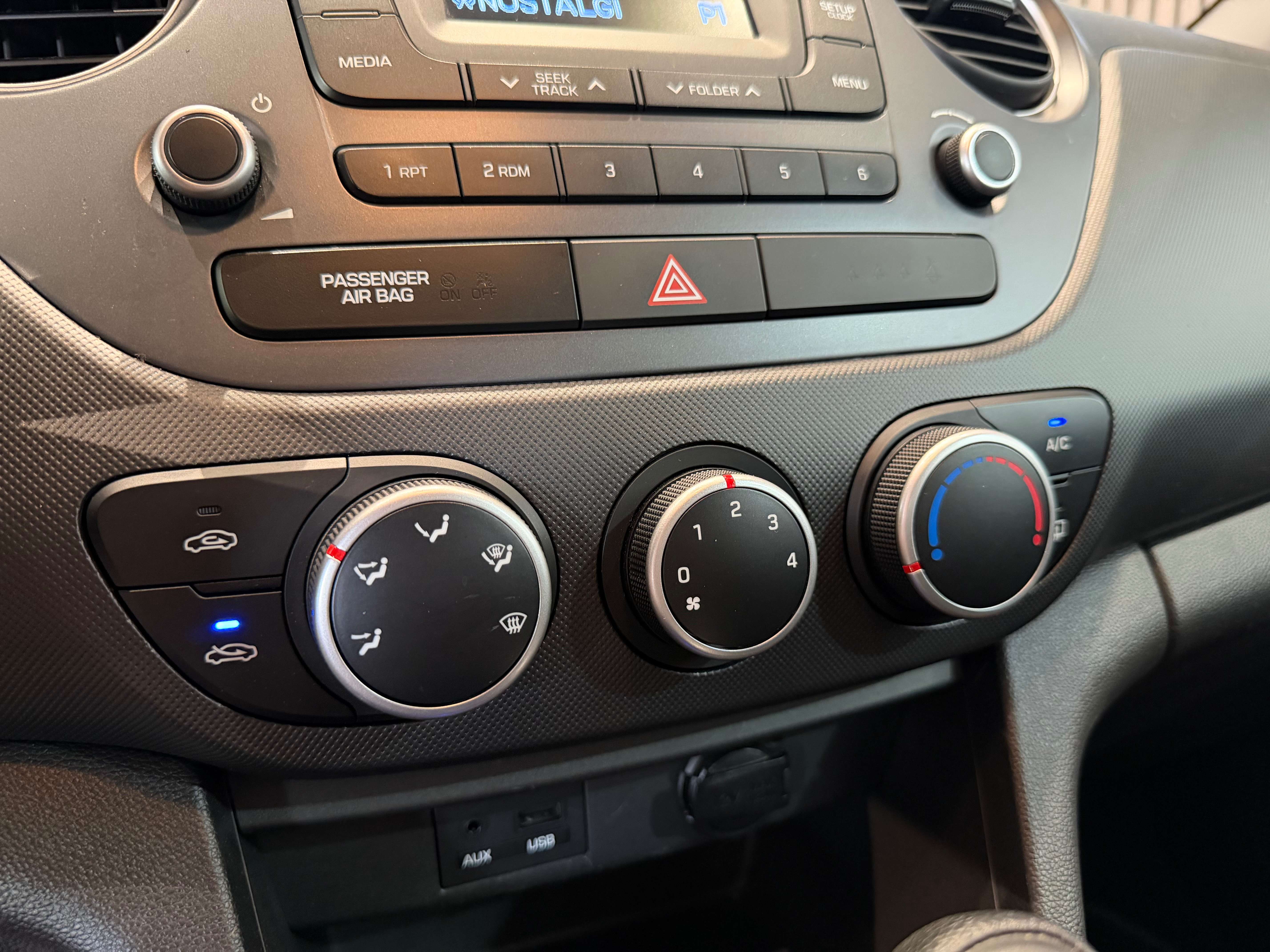 Hyundai i10 1.0i AUTOMATIQUE - GARANTIE 12MOIS - CARNET FULL