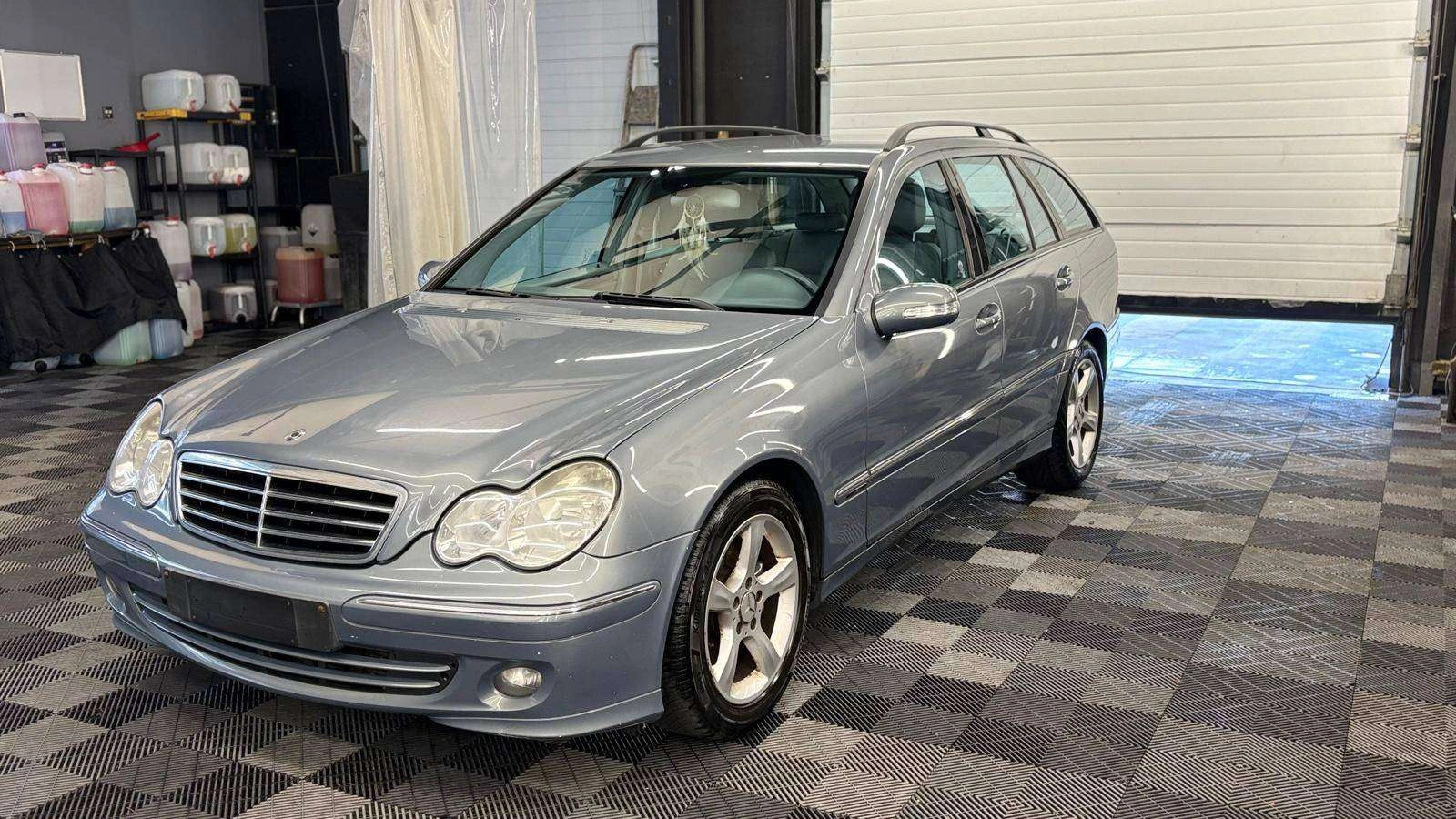 Mercedes-Benz C 220 CDI AUTOMAAT 387000KM bj. 2005
