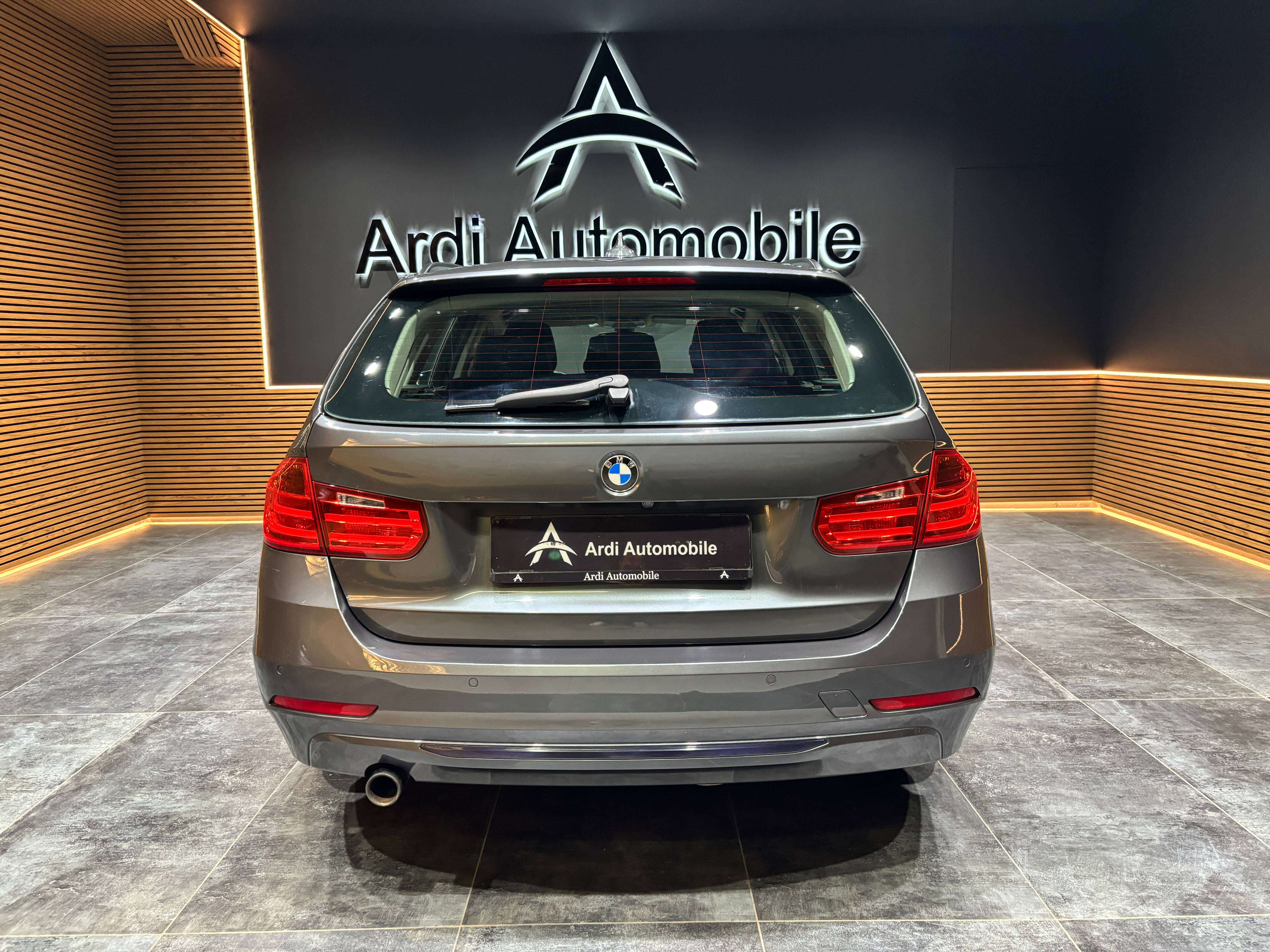 BMW 318 d Touring *CRUISE CONTROL*CAMERA*XENON*LED AMBIANCE*