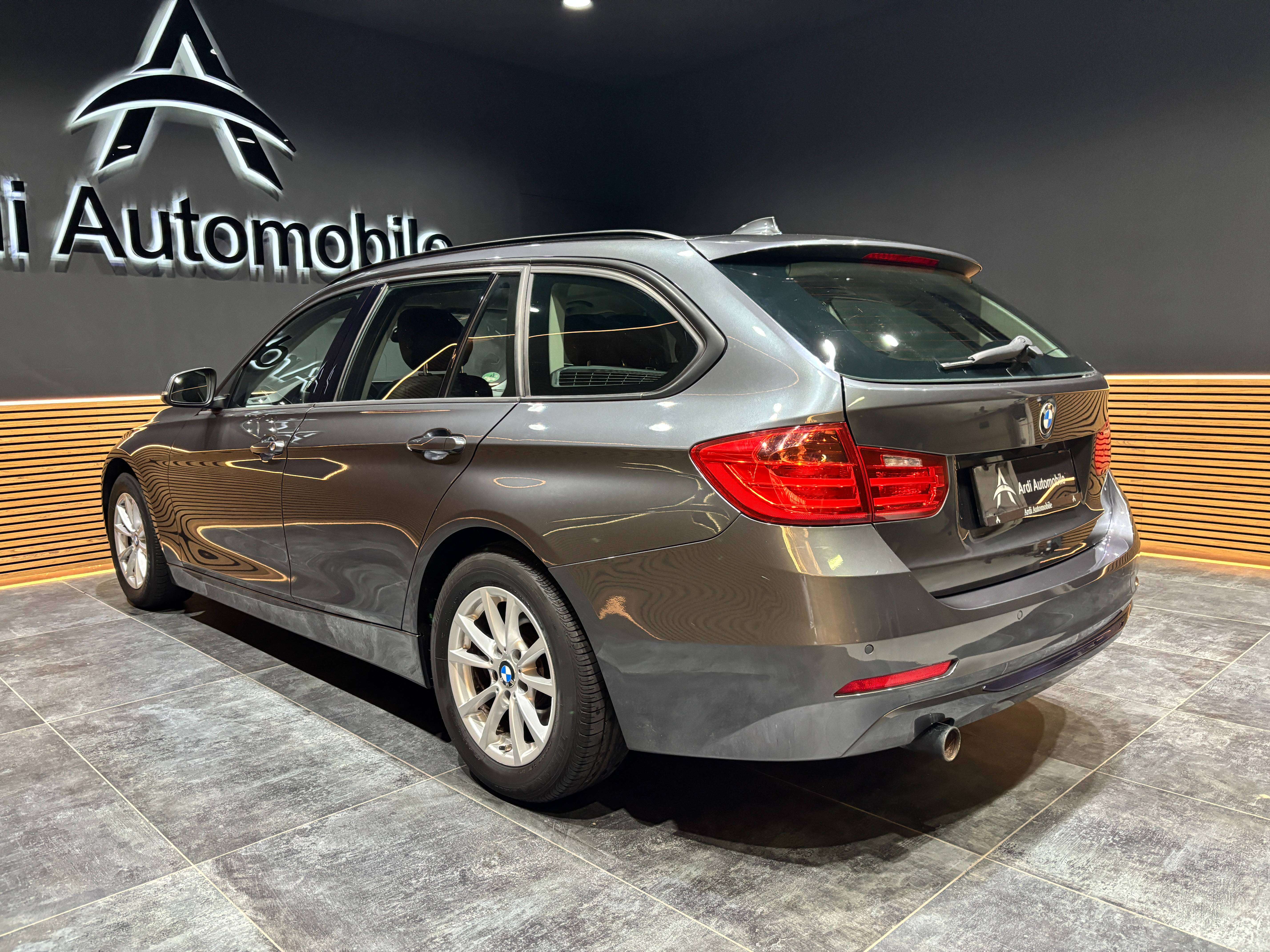BMW 318 d Touring *CRUISE CONTROL*CAMERA*XENON*LED AMBIANCE*
