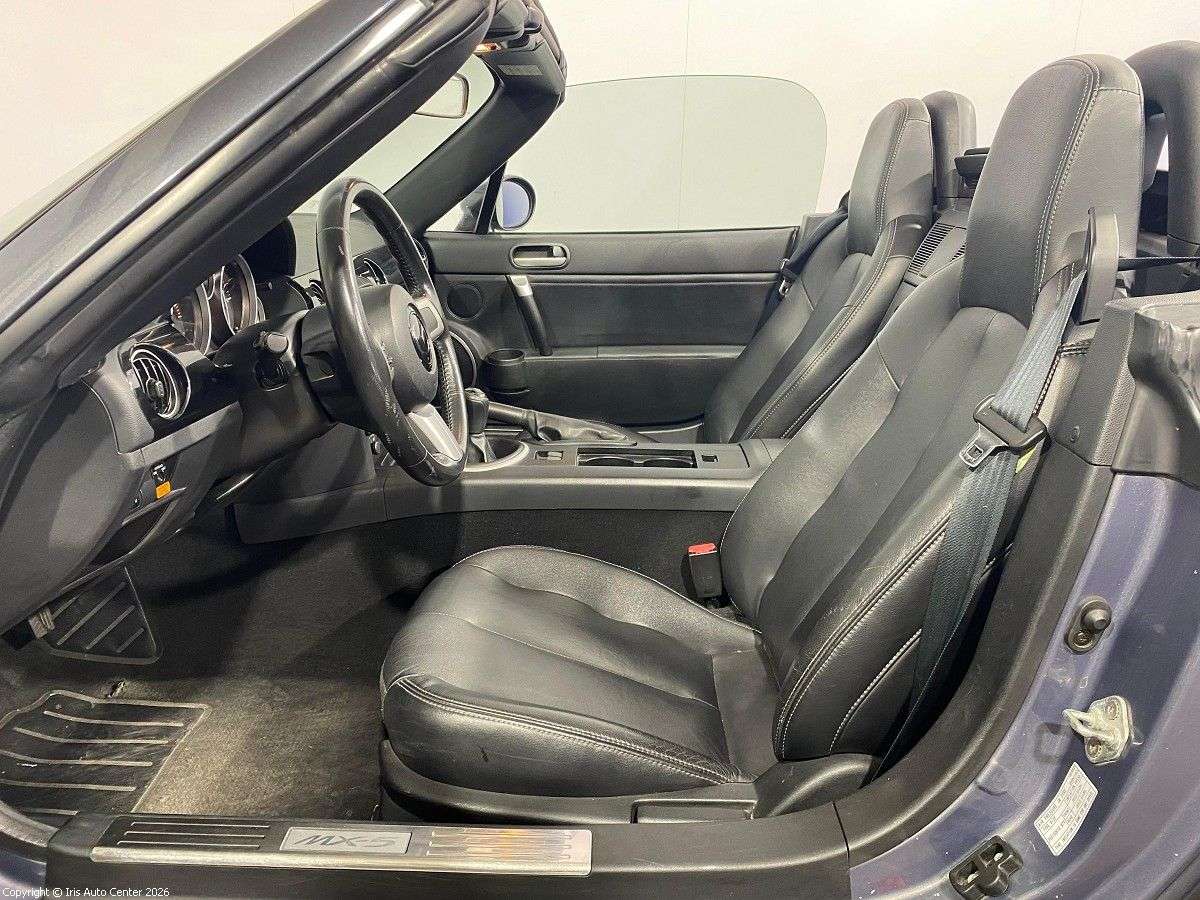 Mazda MX-5 ROADSTER COUPÉ 1.8I | CARNET COMPLET MAZDA