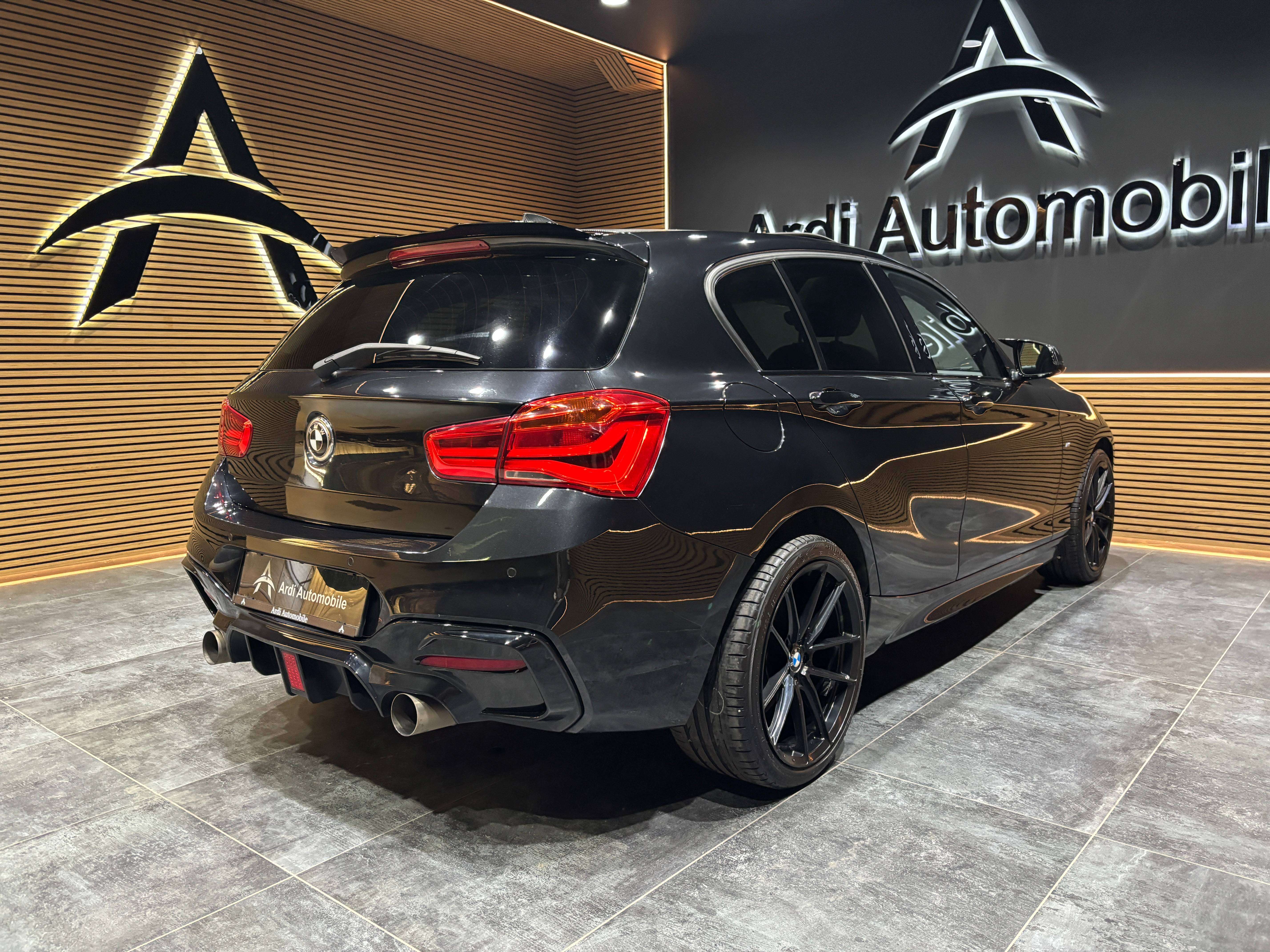 BMW 116 dA *PACK M*CARPLAY*TOIT OUV*SIEGE CHAUFF*LED*GARANTIE*