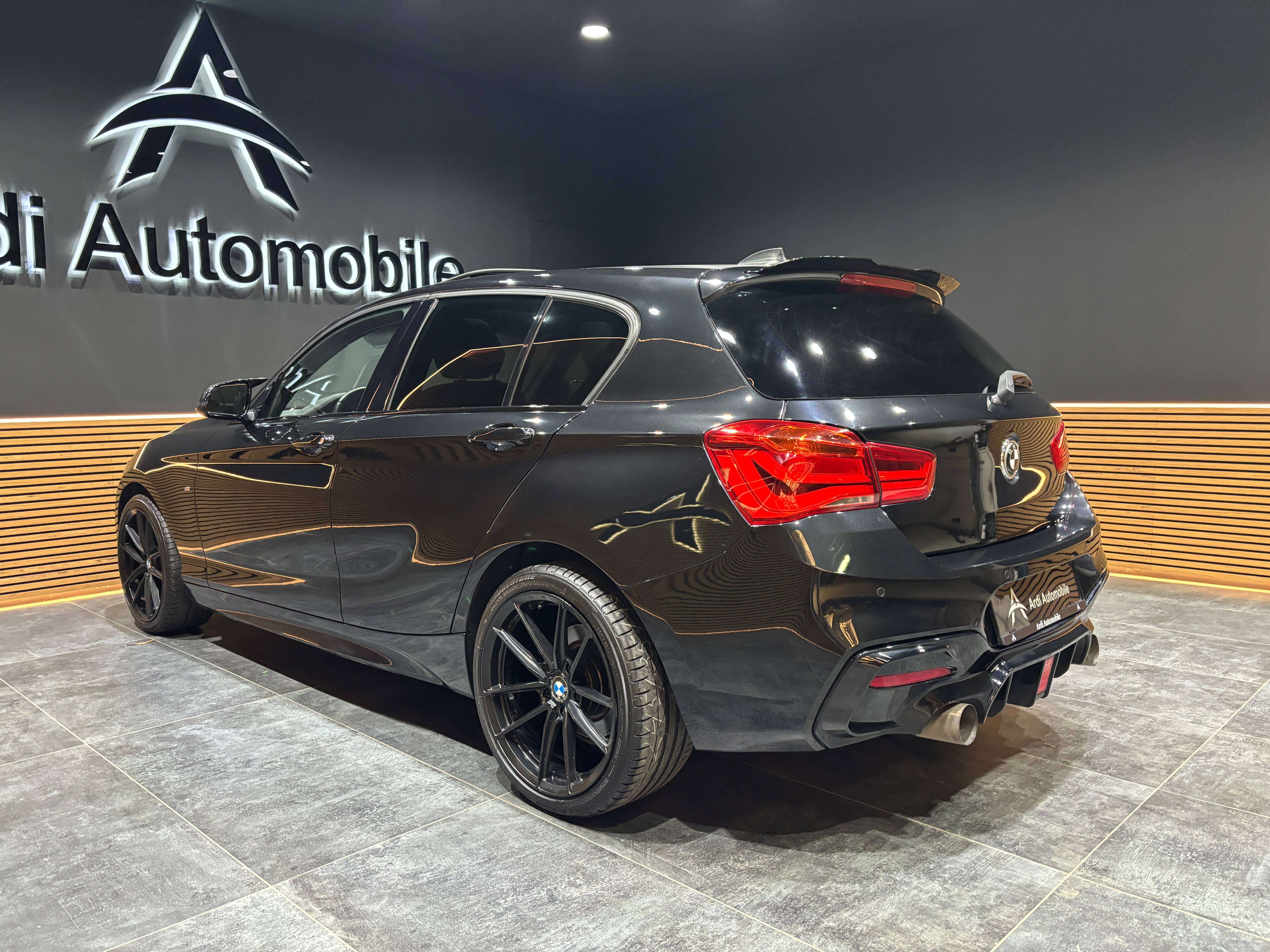 BMW 116 dA *PACK M*CARPLAY*TOIT OUV*SIEGE CHAUFF*LED*GARANTIE*