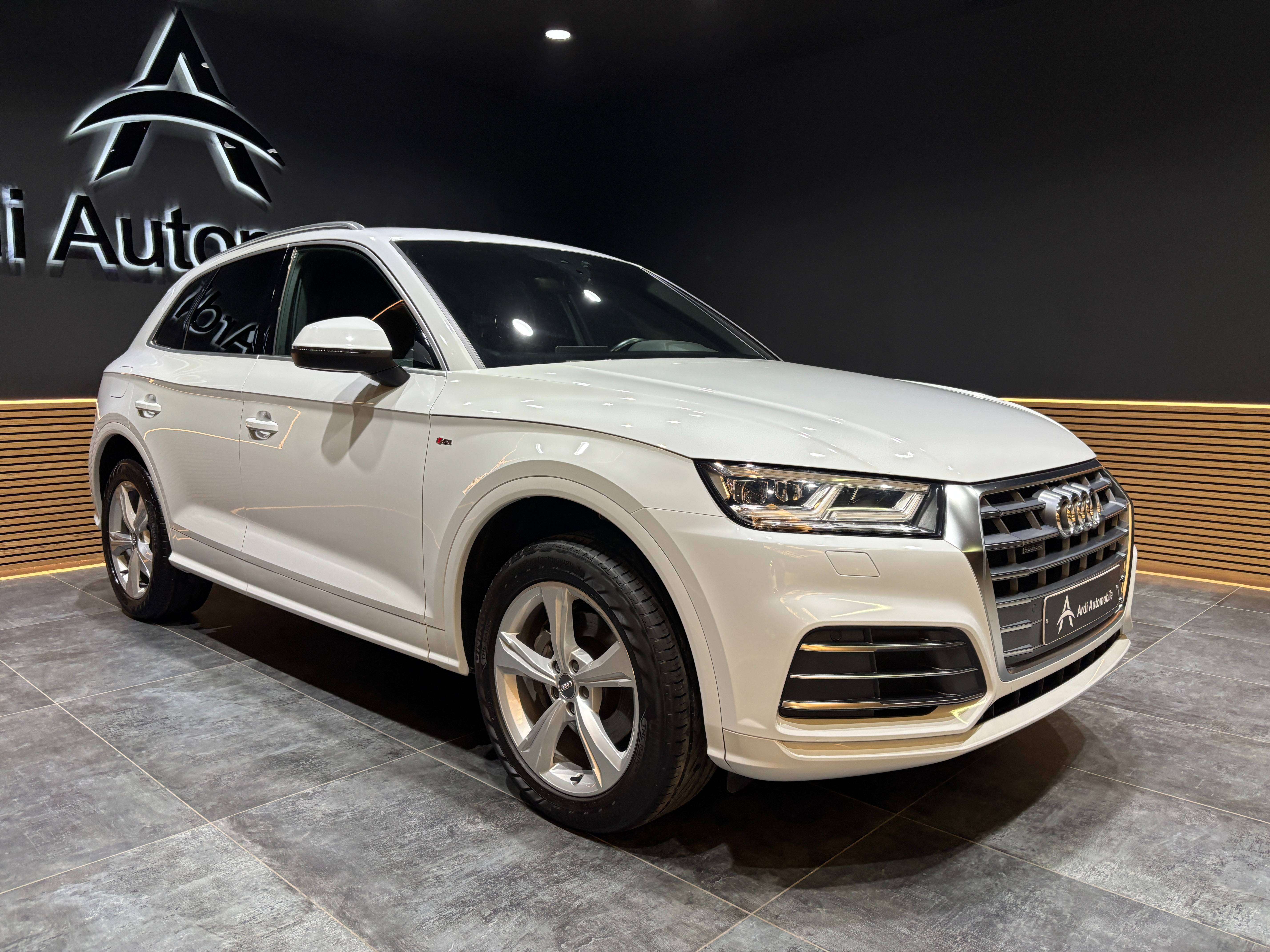 Audi Q5 2.0 TDi Quattro *S Line*CARPLAY*SIEGE CHAUFF*GARANTIE*