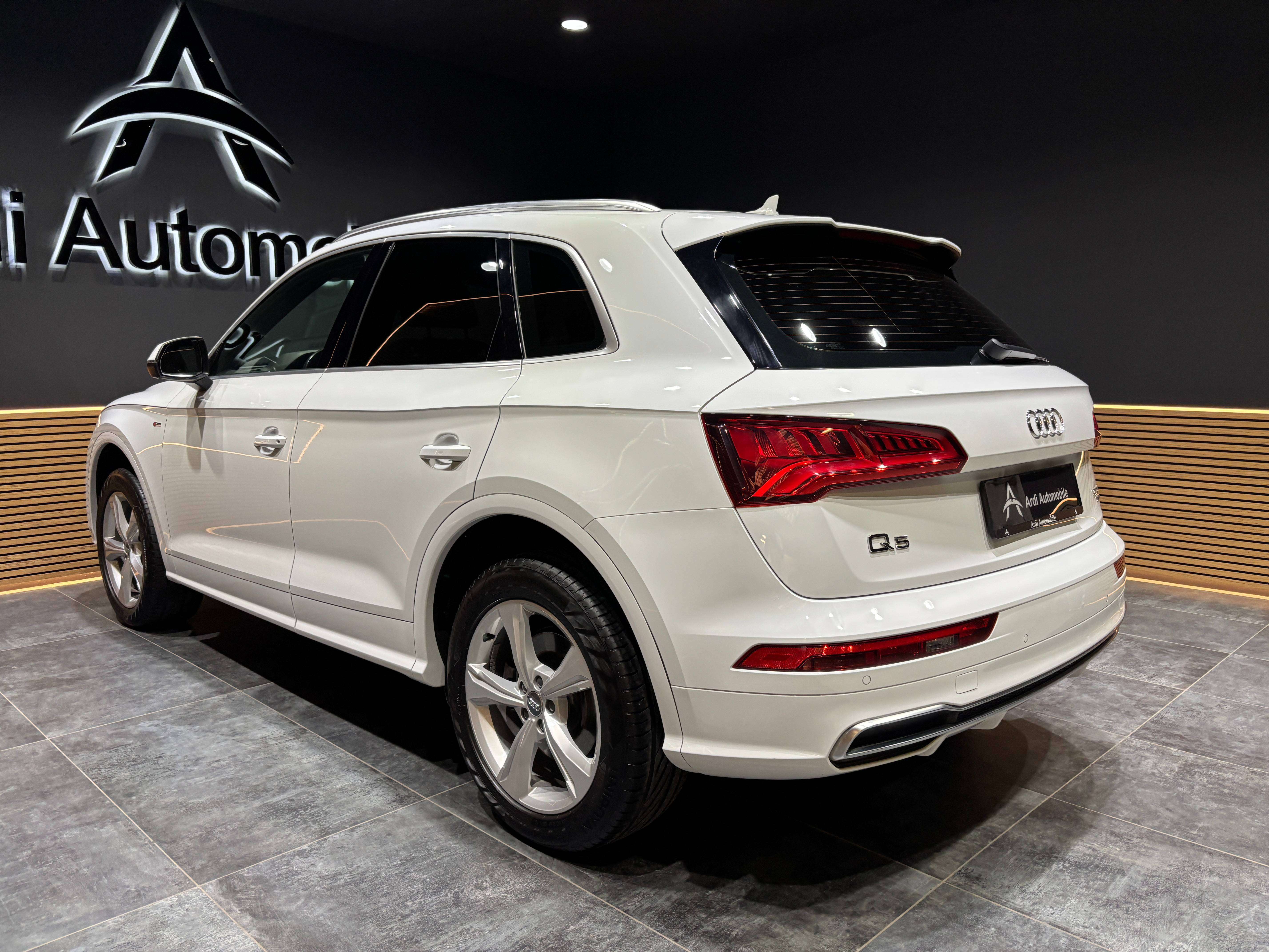 Audi Q5 2.0 TDi Quattro *S Line*CARPLAY*SIEGE CHAUFF*GARANTIE*