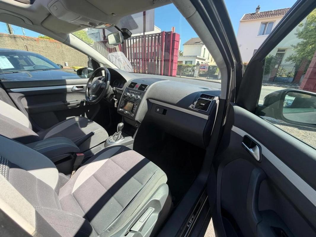 Volkswagen Touran 2.0 TDI 140 CONFORT LINE DSG BVA