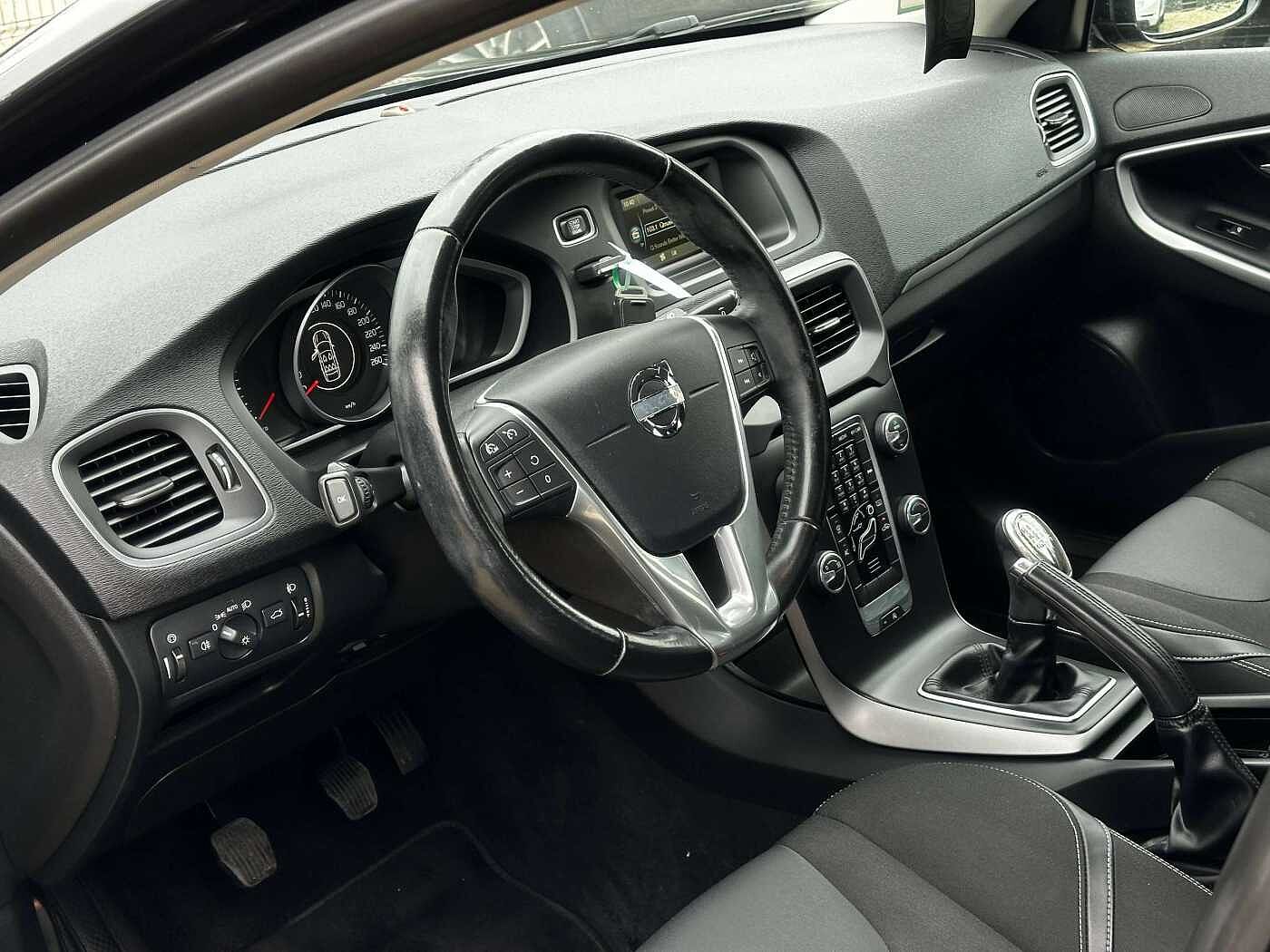 Volvo V40 1.6 D2 Momentum GPS/CLIM/LED AMBIANCE/CRUISE/tres propre !!!
