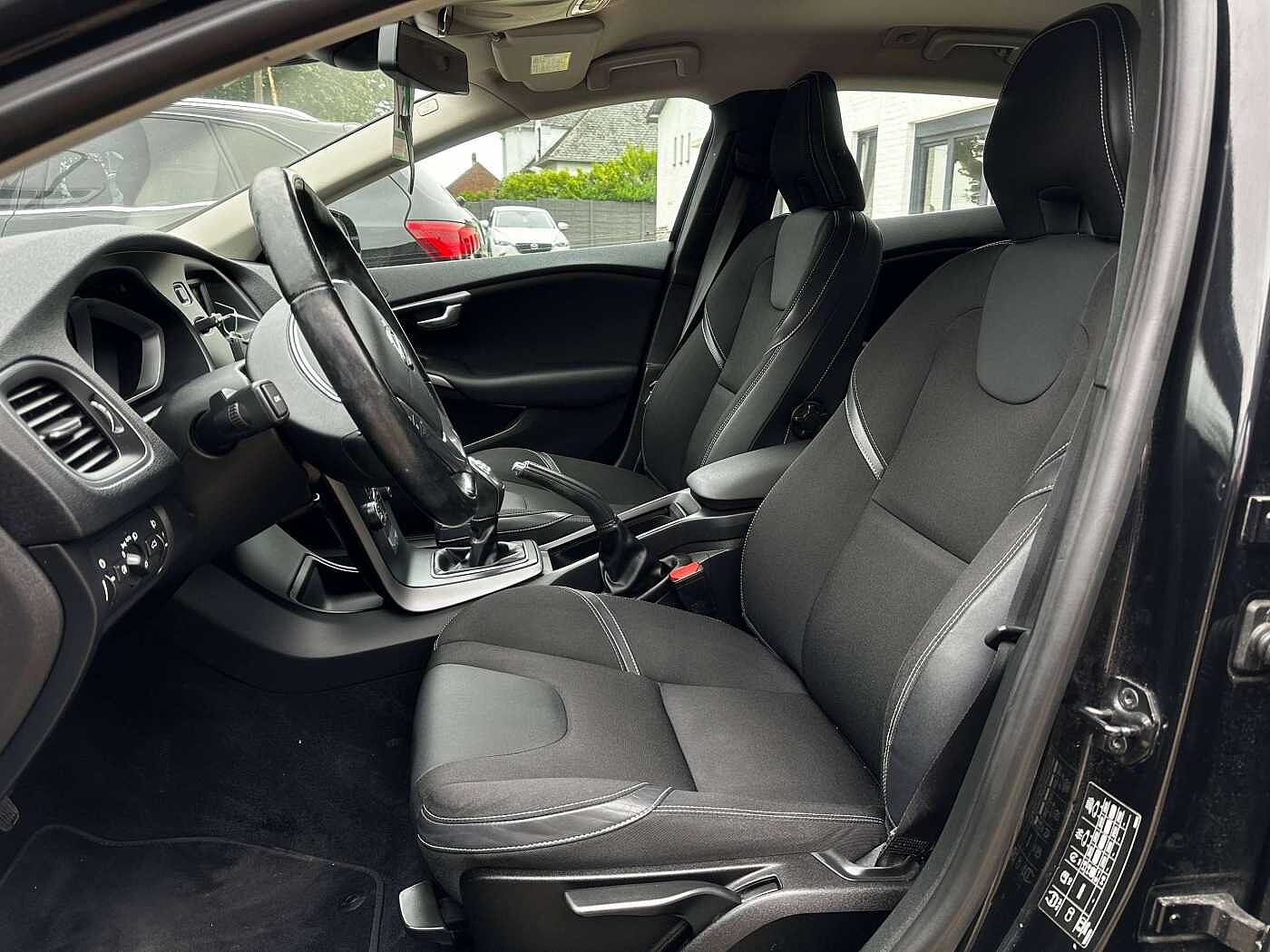 Volvo V40 1.6 D2 Momentum GPS/CLIM/LED AMBIANCE/CRUISE/tres propre !!!