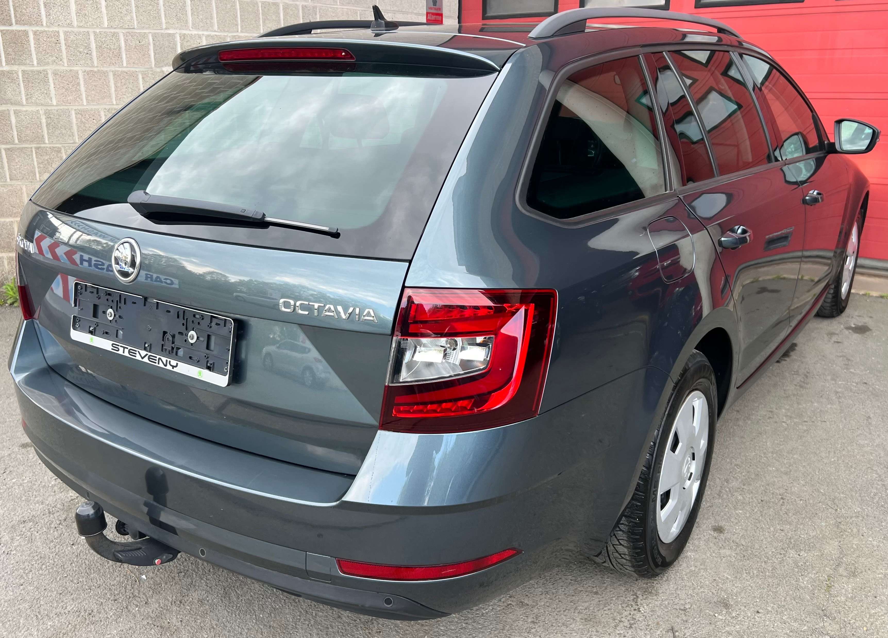 Skoda Octavia SW 1.0 TSI Active + NAVI + CAR-PASS + CLIM