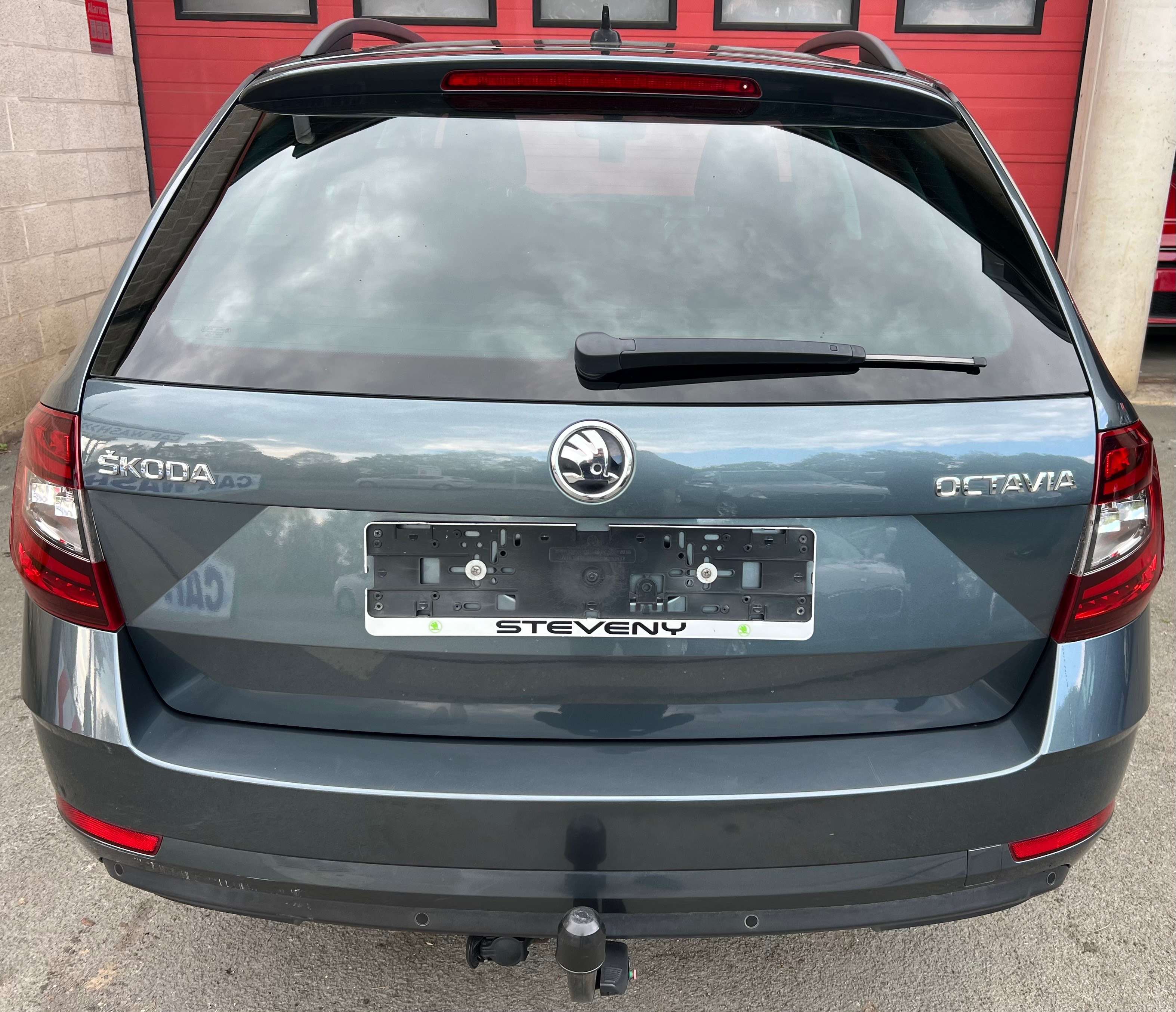 Skoda Octavia SW 1.0 TSI Active + NAVI + CAR-PASS + CLIM