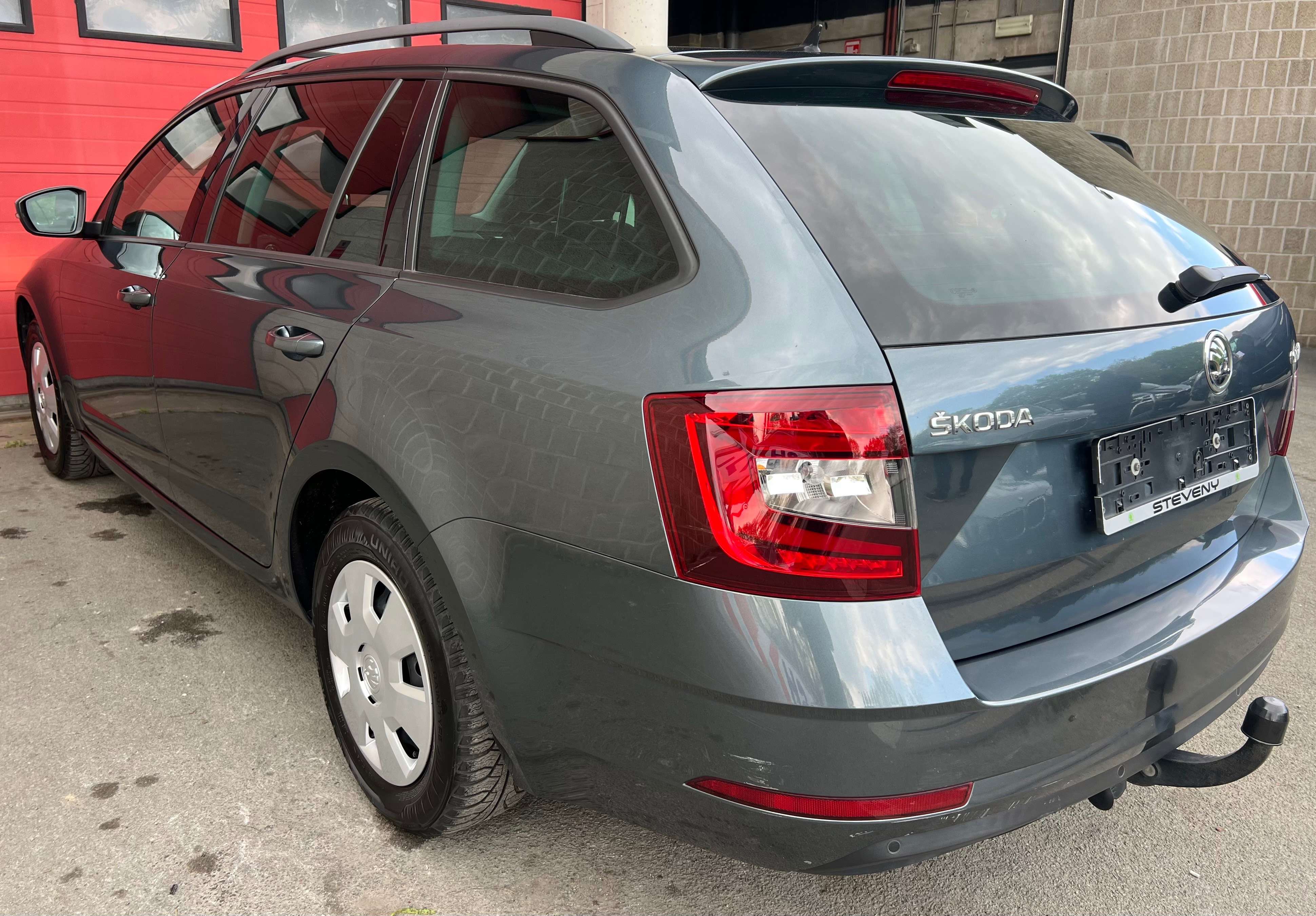 Skoda Octavia SW 1.0 TSI Active + NAVI + CAR-PASS + CLIM