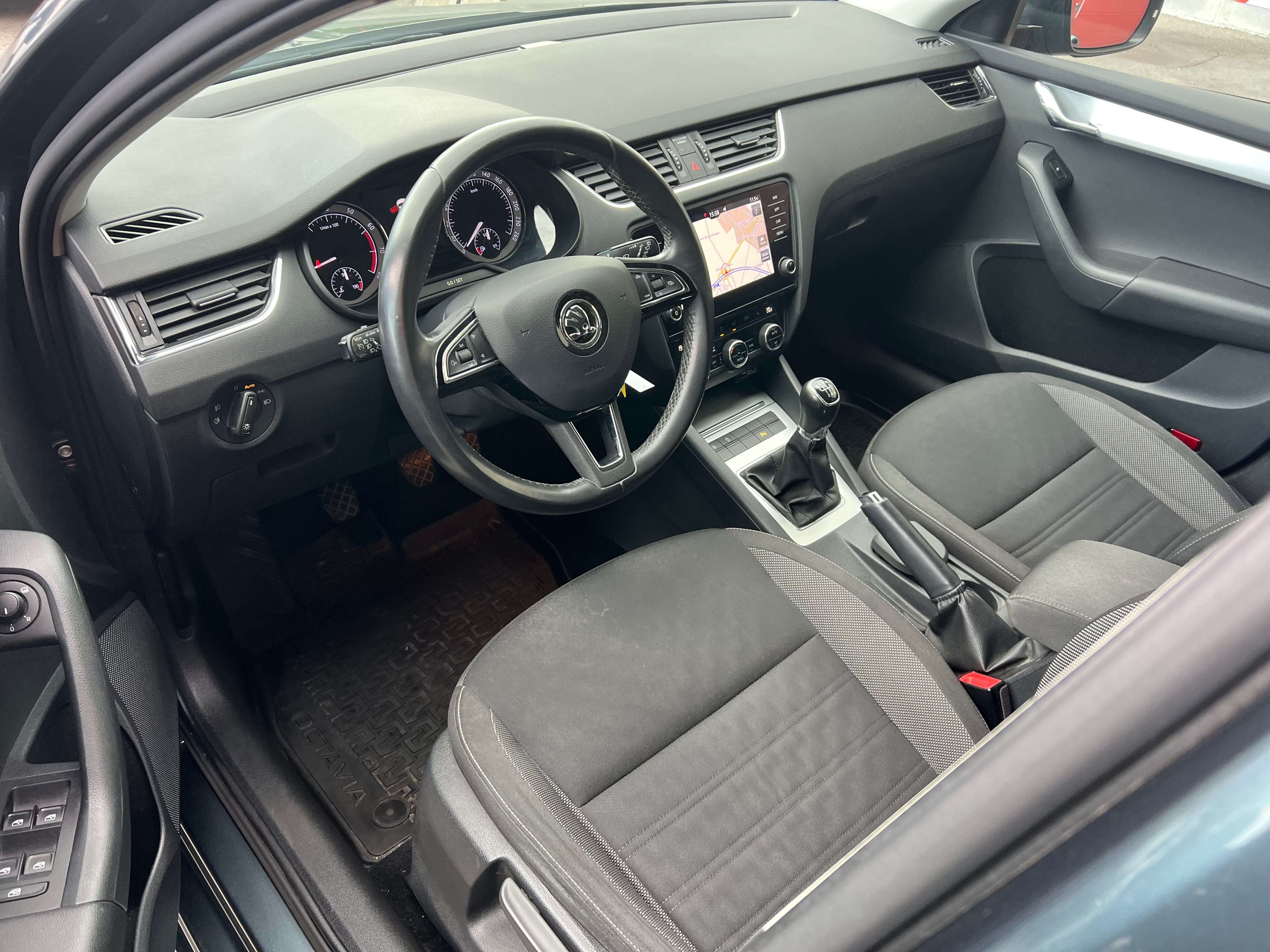 Skoda Octavia SW 1.0 TSI Active + NAVI + CAR-PASS + CLIM