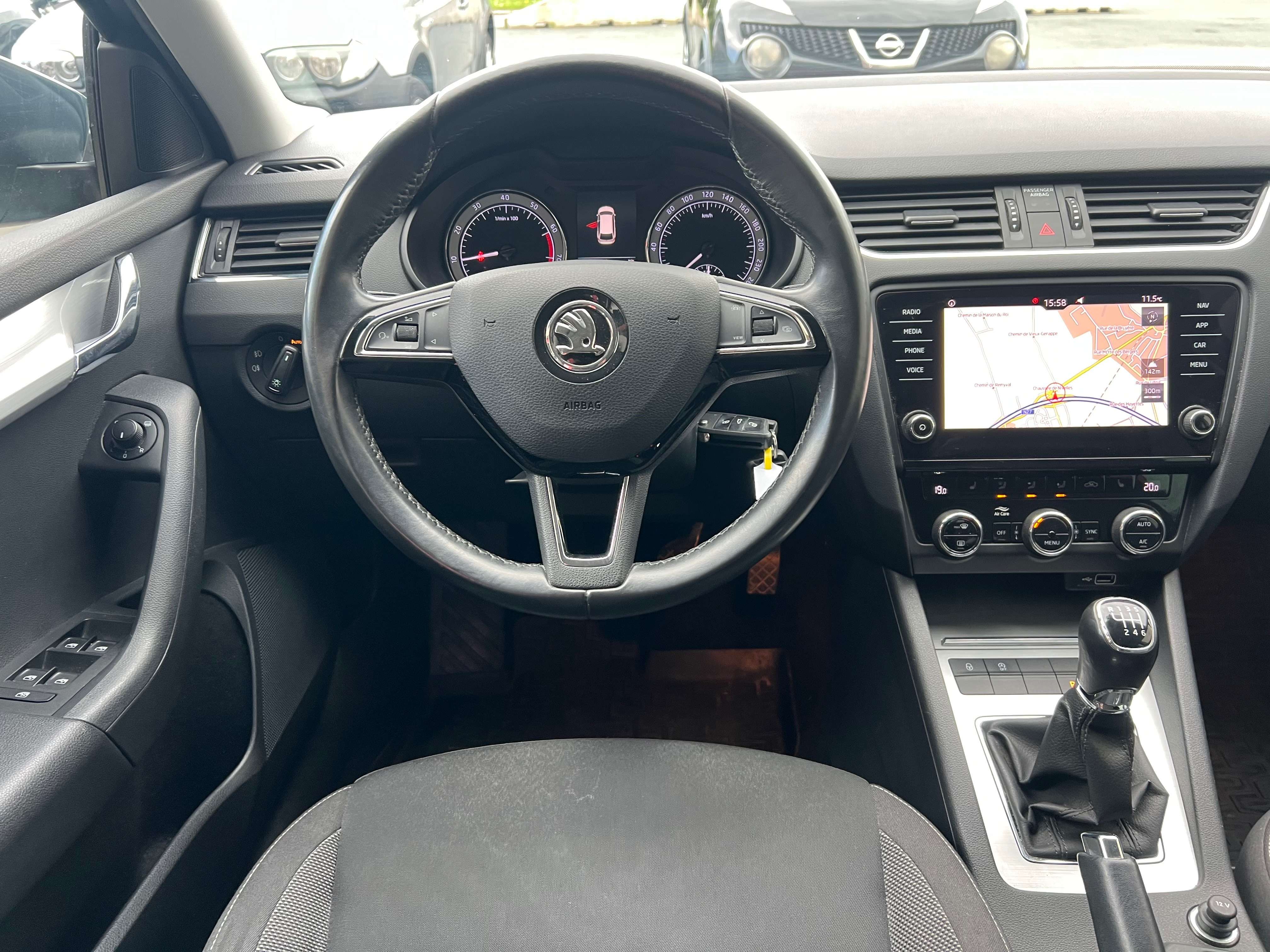 Skoda Octavia SW 1.0 TSI Active + NAVI + CAR-PASS + CLIM
