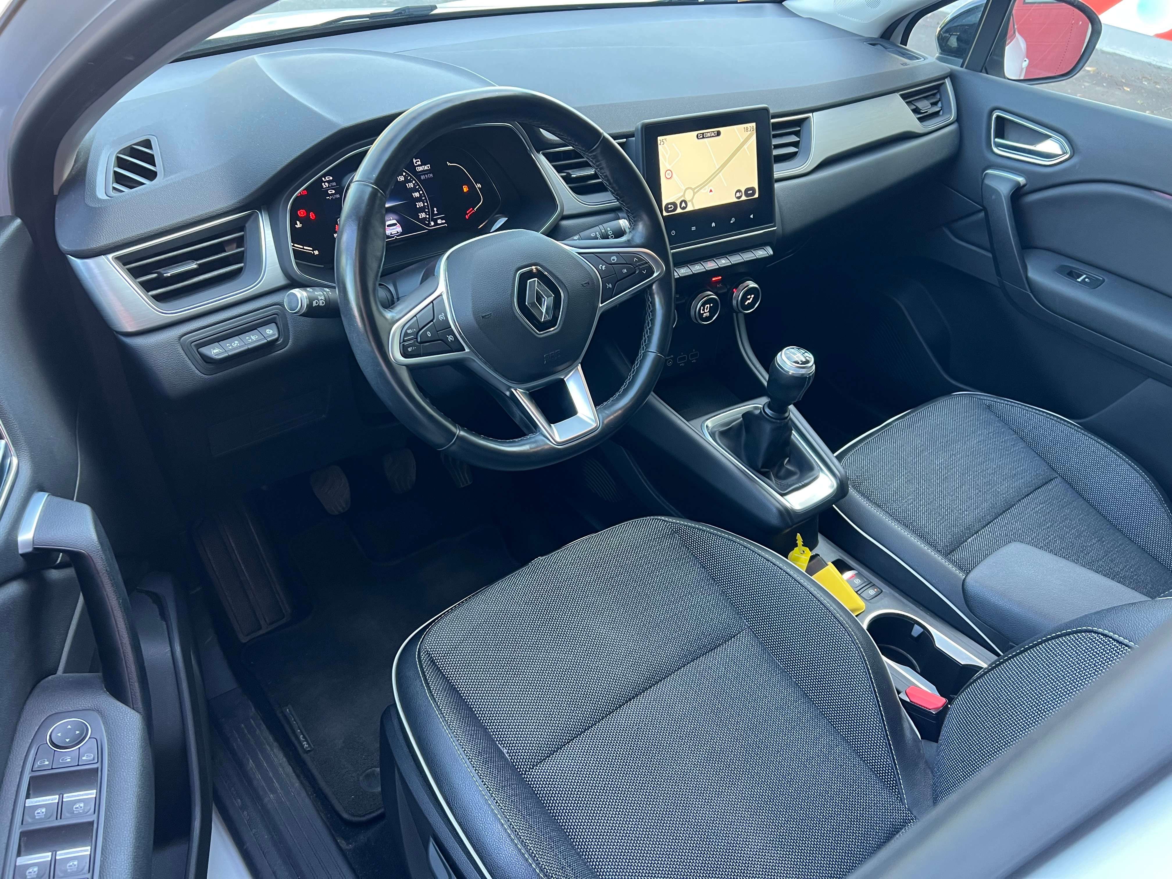 Renault Captur 1.0 TCe Corporate Edition + NAVIGATION + CAR-PASS