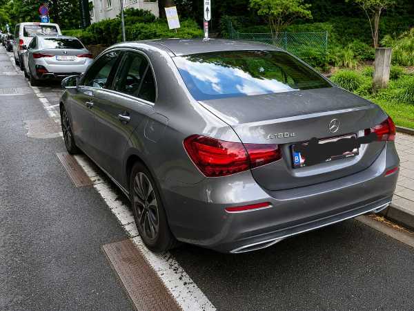 Mercedes-Benz Classe A IV BERLINE 180 D BUSINESS LINE 8G-DCT