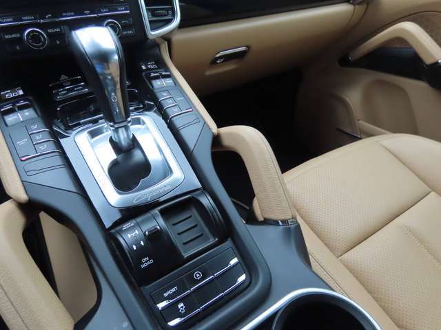 Porsche Cayenne Cayenne 3.0 D V6 Platinum EditionTiptronic S