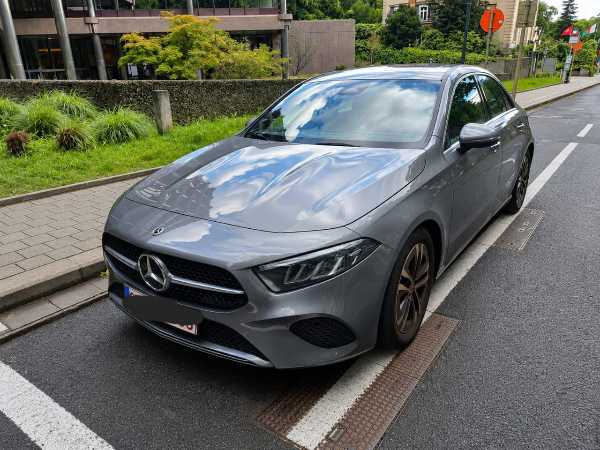 Mercedes-Benz Classe A IV BERLINE 180 D BUSINESS LINE 8G-DCT