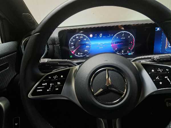 Mercedes-Benz Classe A IV BERLINE 180 D BUSINESS LINE 8G-DCT