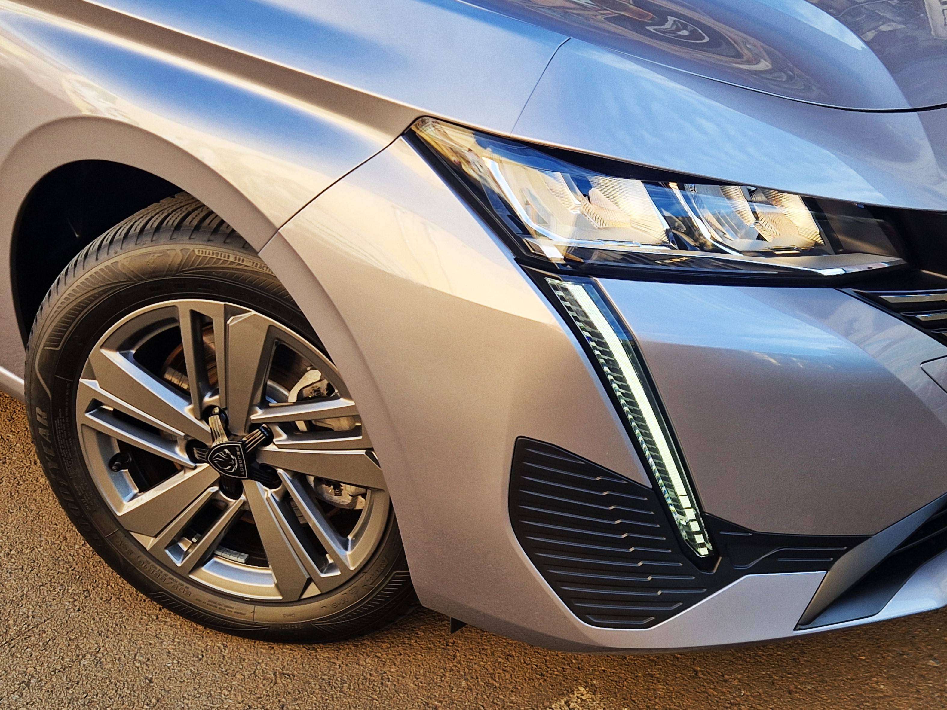 Peugeot 308 308 1.2 Turbo hybrid