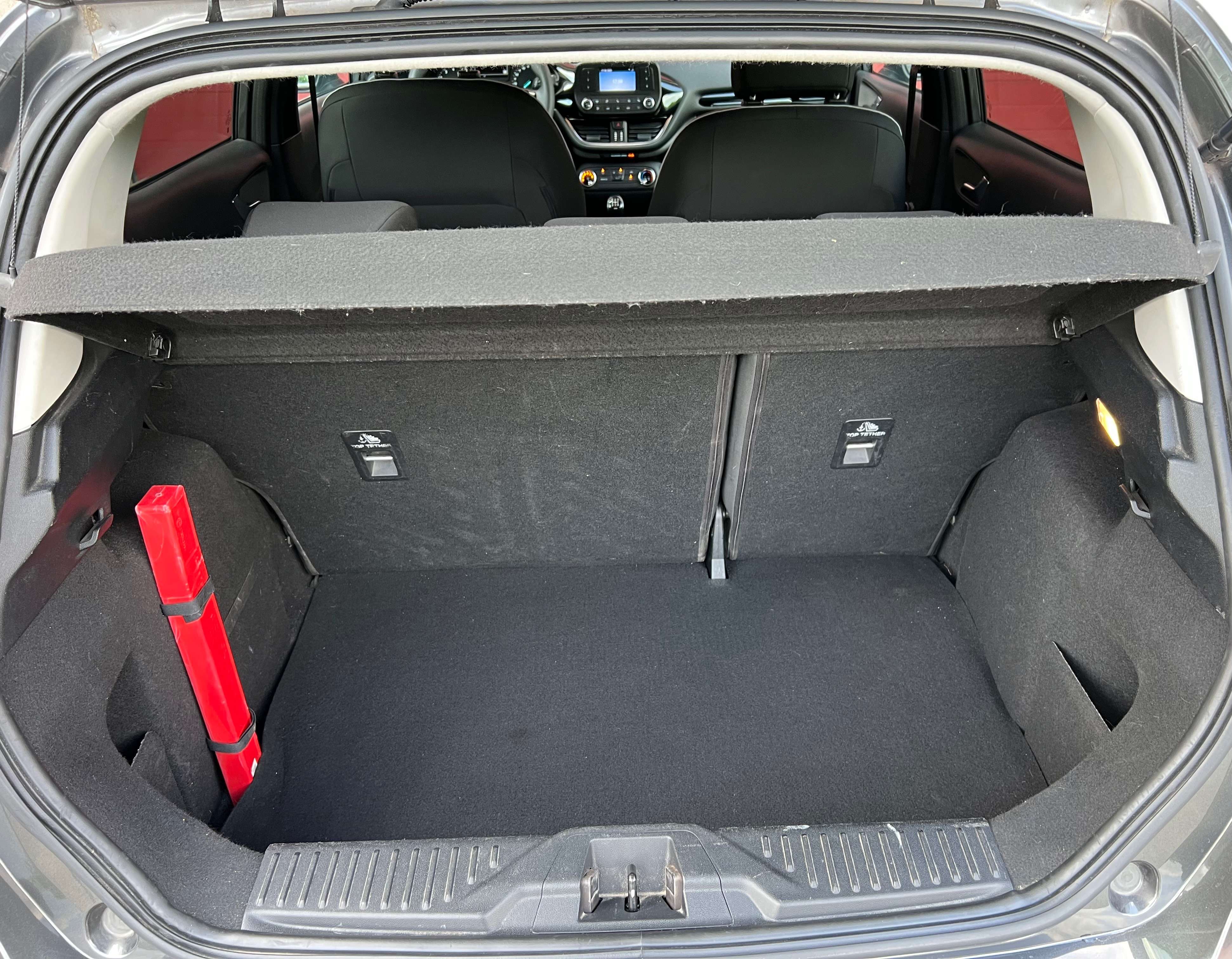 Ford Fiesta 1.1i Titanium + CAR-PASS + CLIM