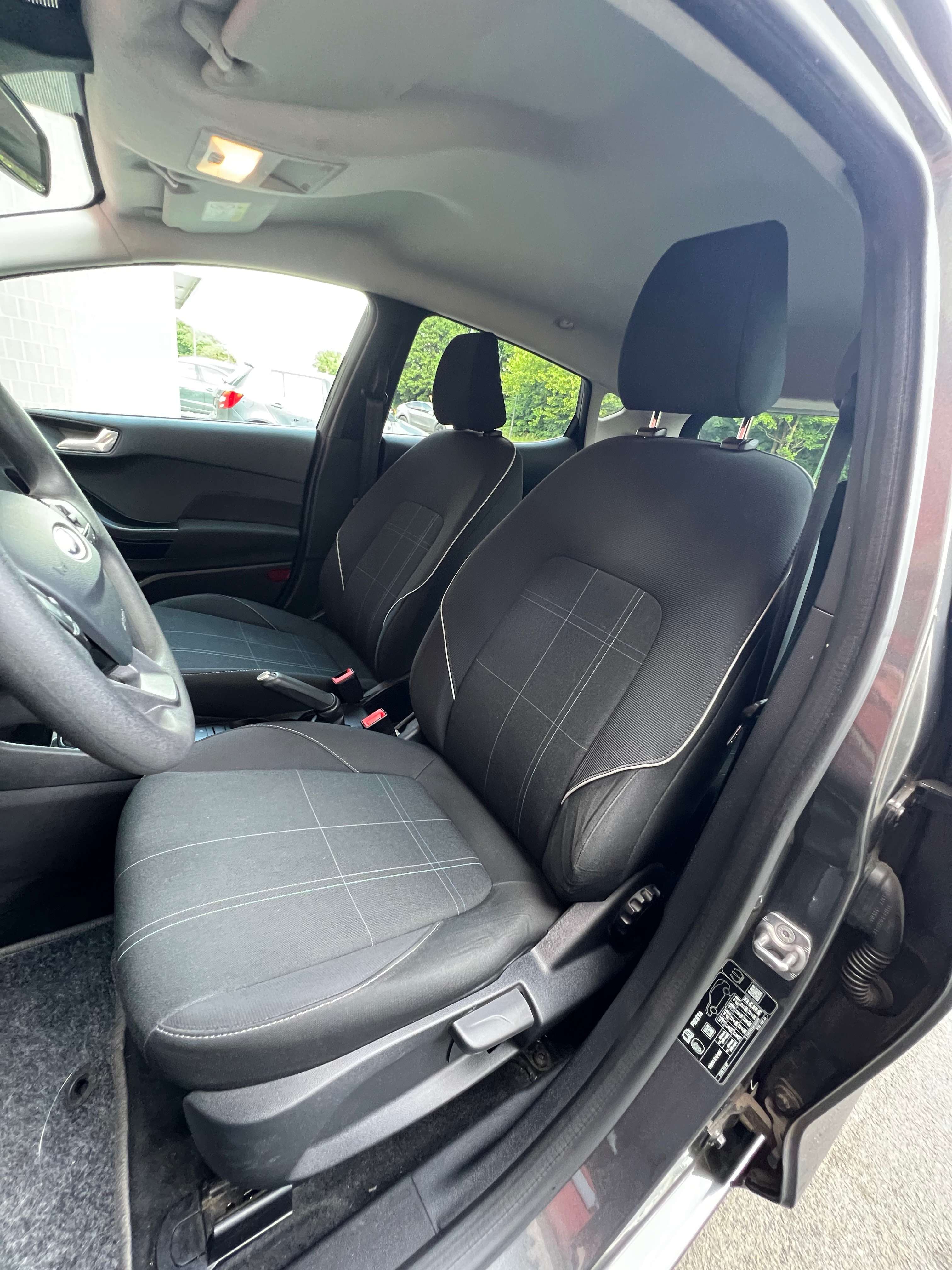 Ford Fiesta 1.1i Titanium + CAR-PASS + CLIM