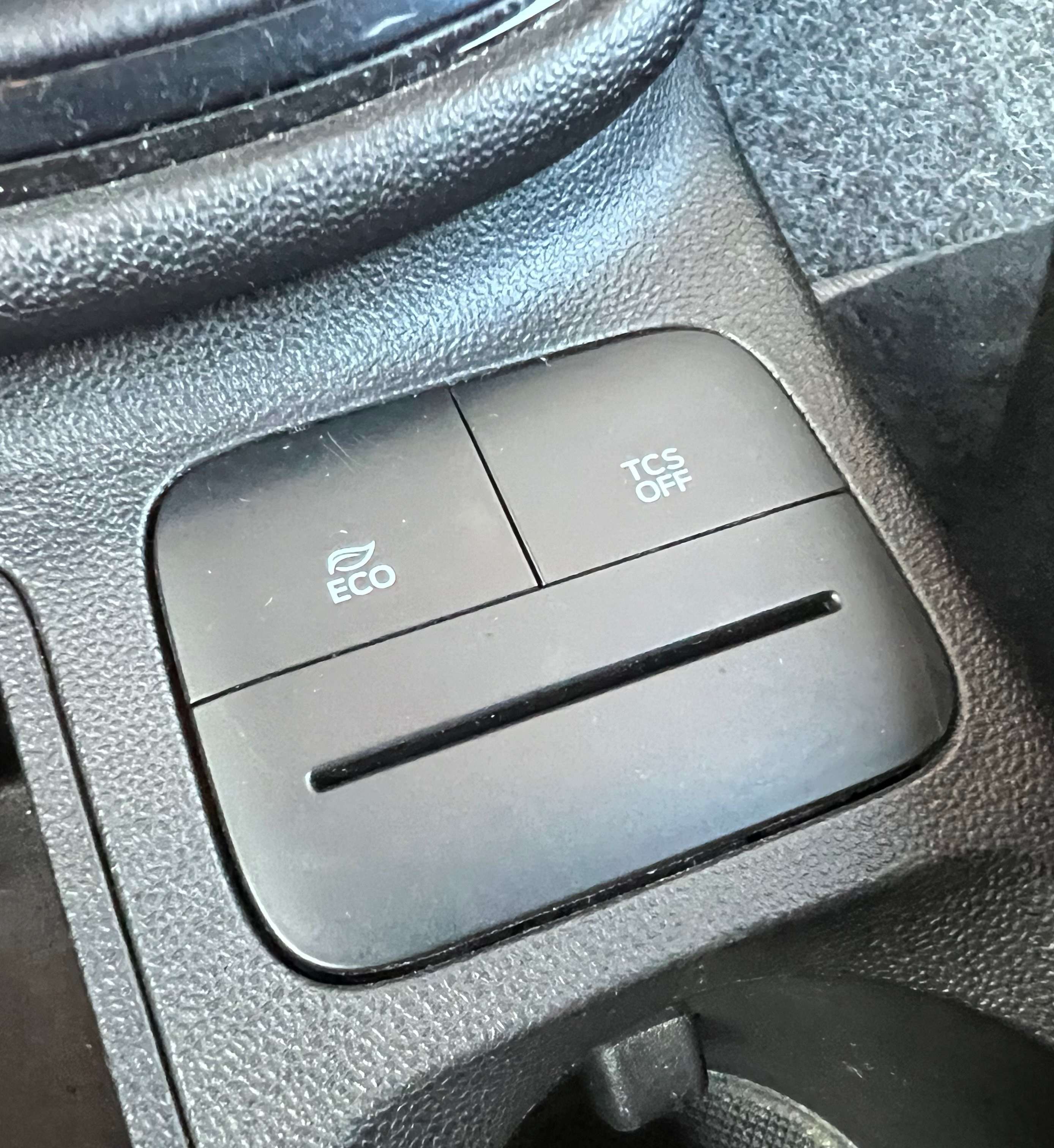 Ford Fiesta 1.1i Titanium + CAR-PASS + CLIM