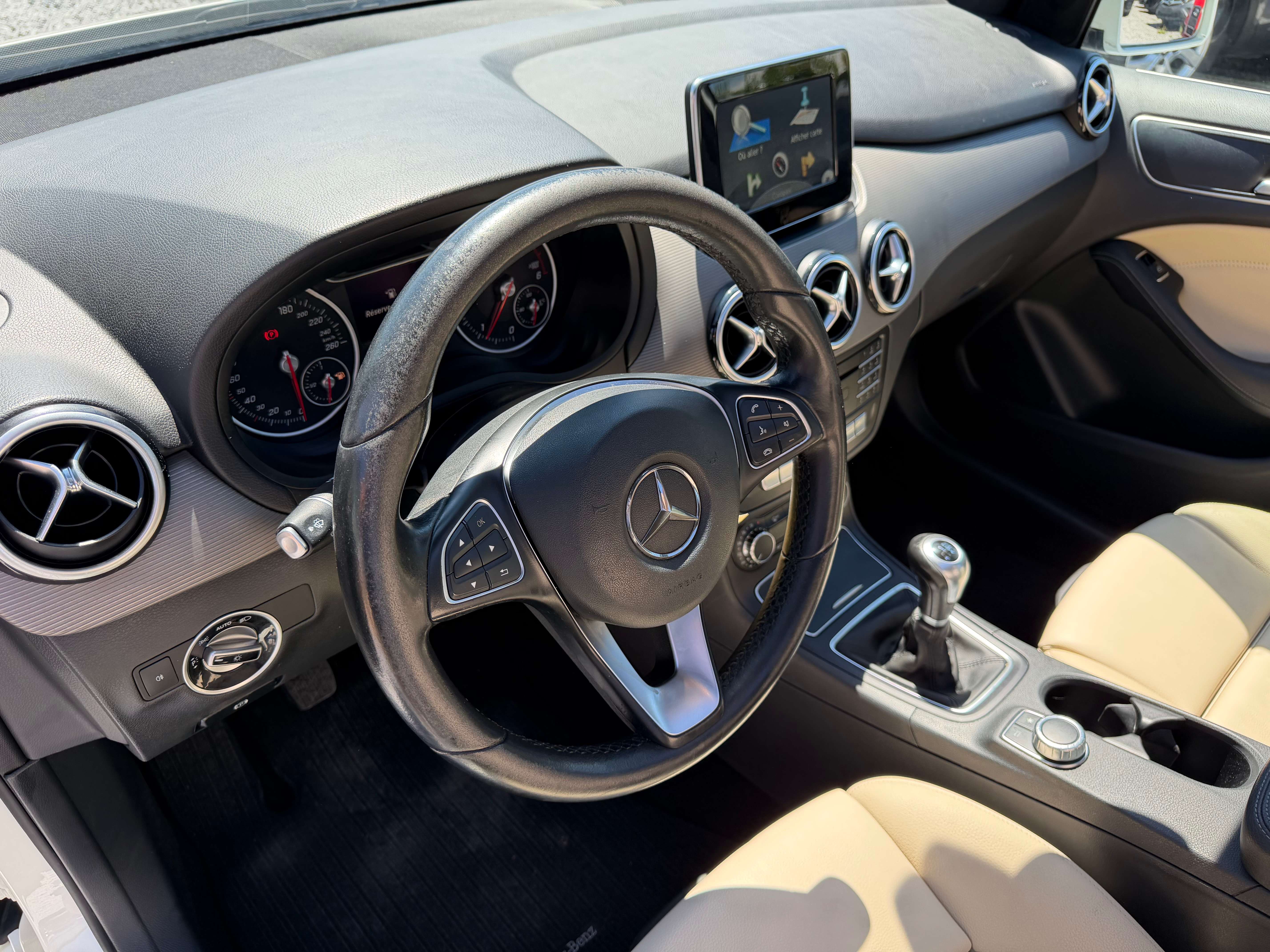 Mercedes-Benz B 180 d - Full LED - Toit panoramique - Euro 6b