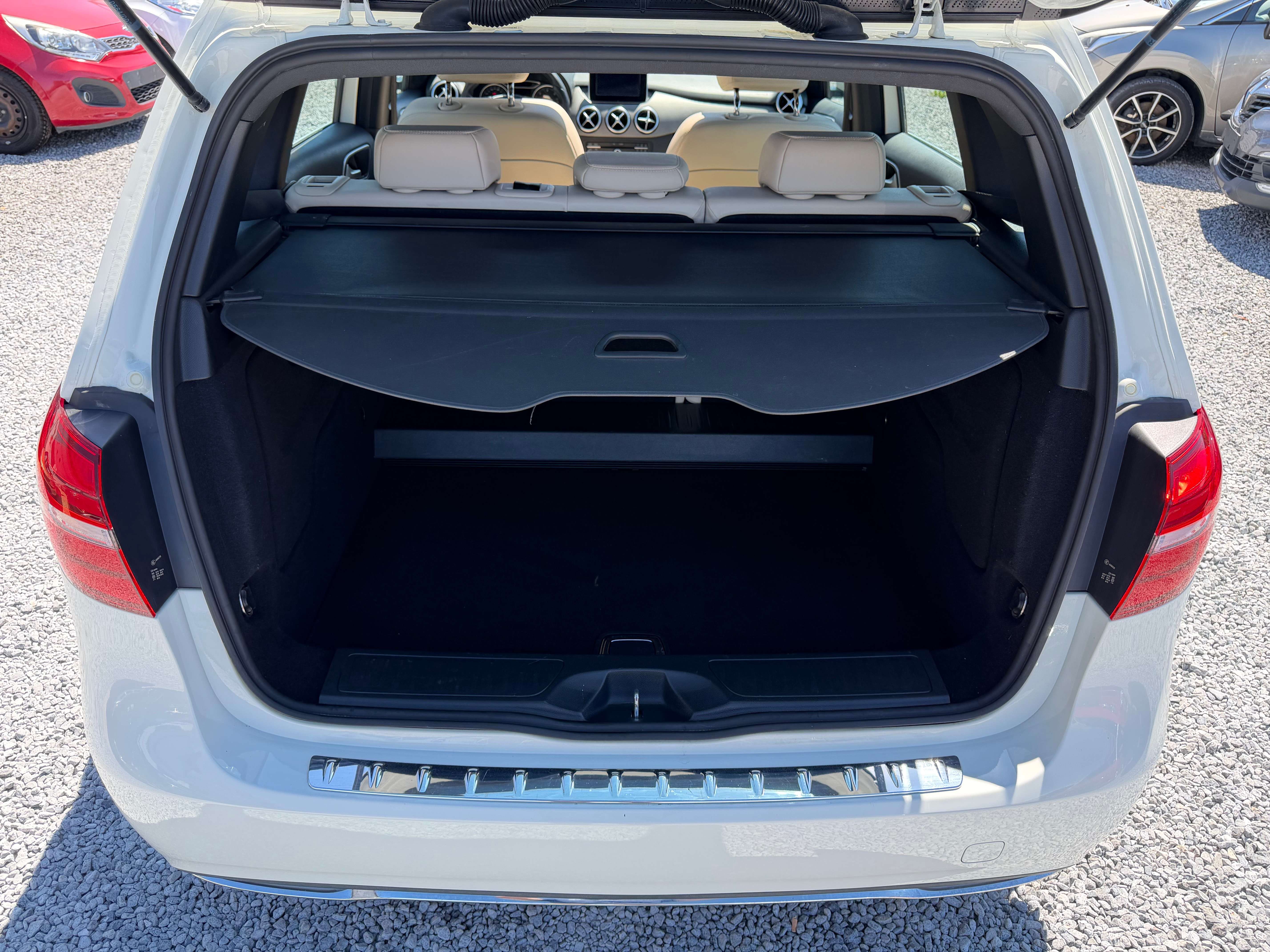 Mercedes-Benz B 180 d - Full LED - Toit panoramique - Euro 6b