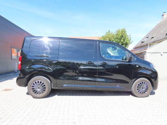 Toyota Proace 2.0 D-4D Medium Comfort (2D) S/S (EU6.3) 16900EUR netto