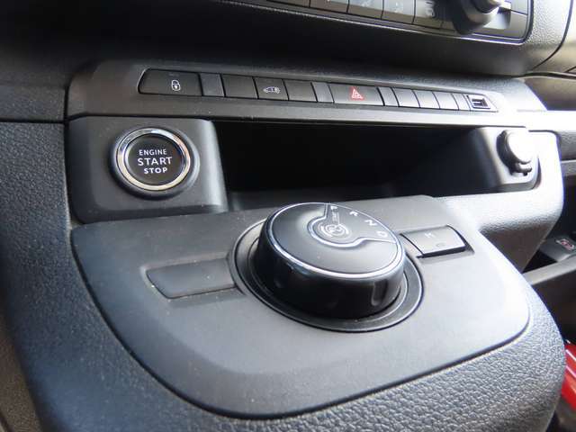 Toyota Proace 2.0 D-4D Medium Comfort (2D) S/S (EU6.3) 16900EUR netto