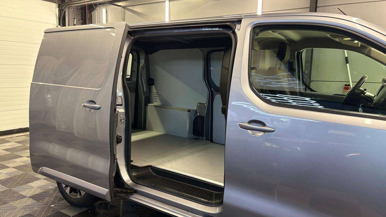 Opel Vivaro 2.0d AUTOMATIQUE bj. 2022 31000km