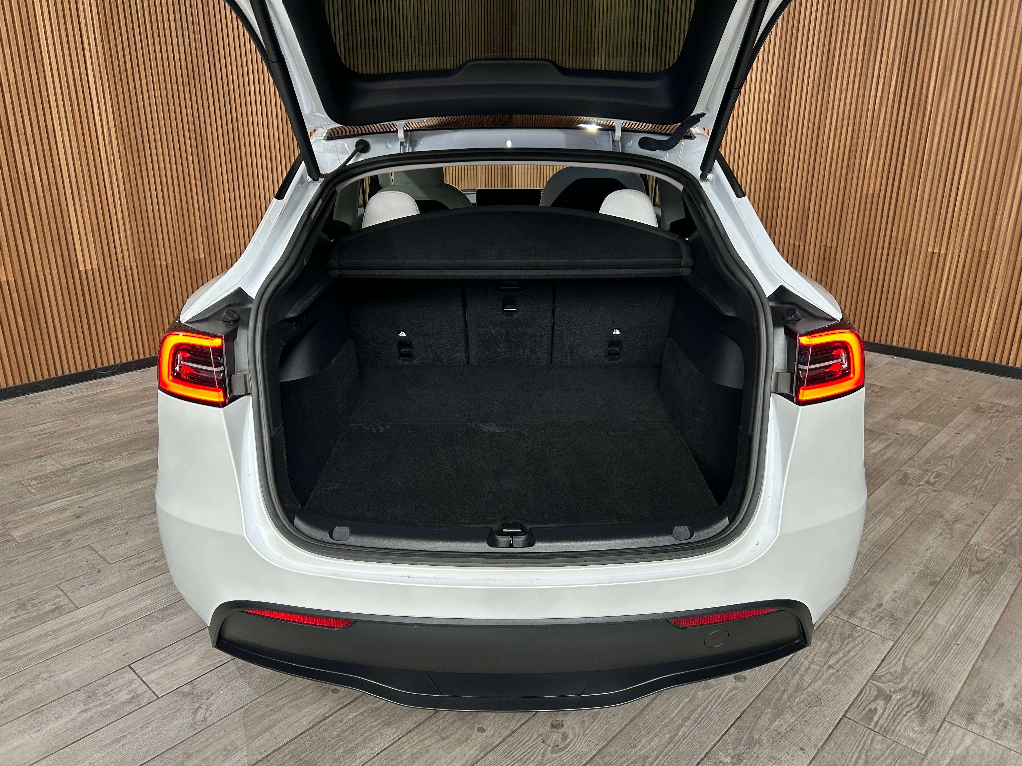 Tesla Model Y RWD Alu19"/Pano/Led/Acc/Leder/Gps/Cam/VerwZet/VerwStuur *1j garantie*